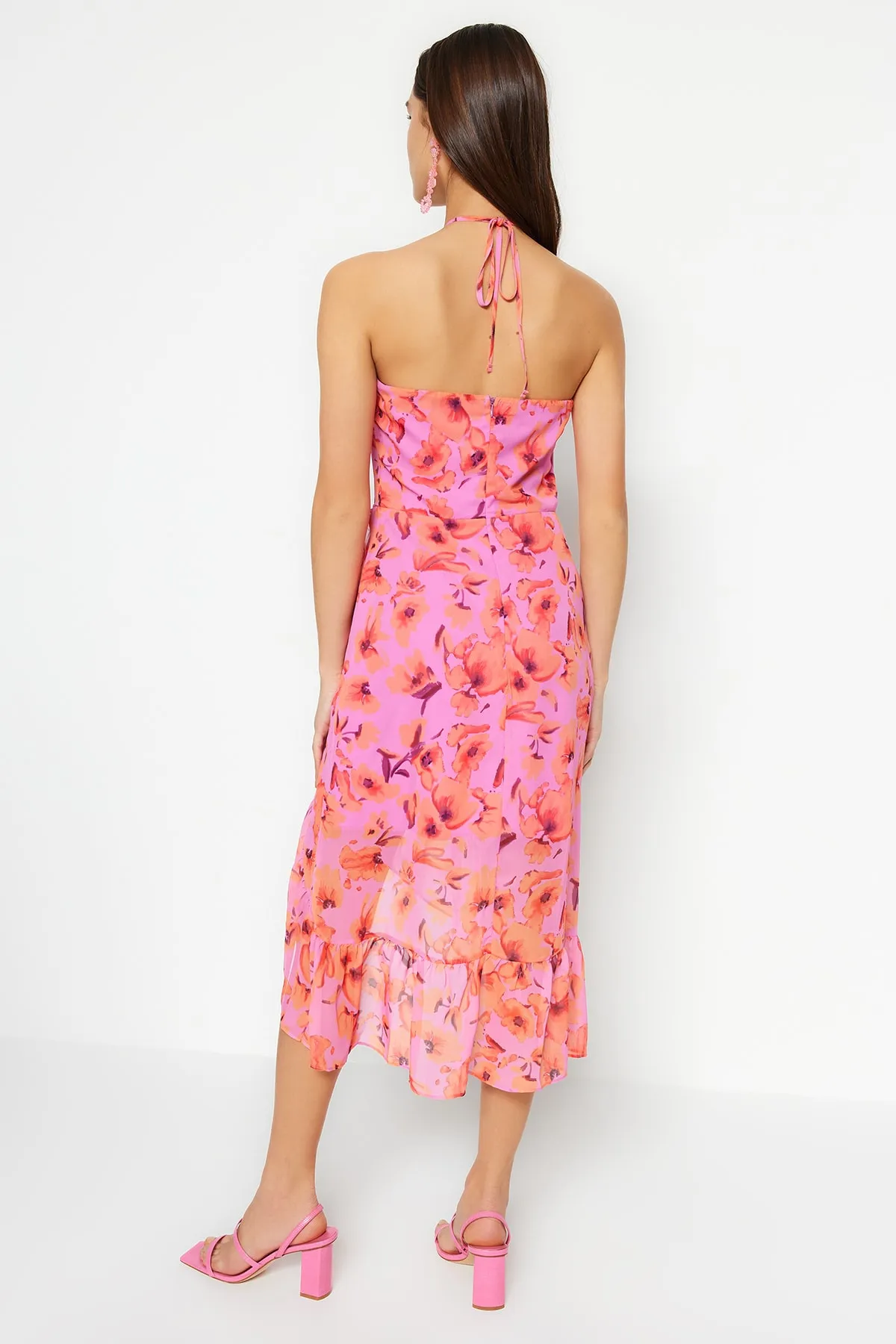 Trendyol Collection  Rosa Midi-Kleid mit gewebtem, gefüttertem, gekräuseltem, asymmetrischem Rock und Blumenmuster, gewebtes Kleid TWOSS23EL02012