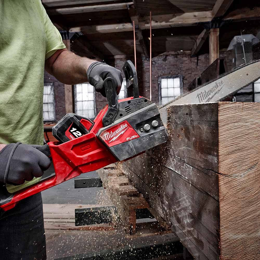 MILWAUKEE 18V FUEL™ 406mm Chainsaw Skin M18FCHS-0