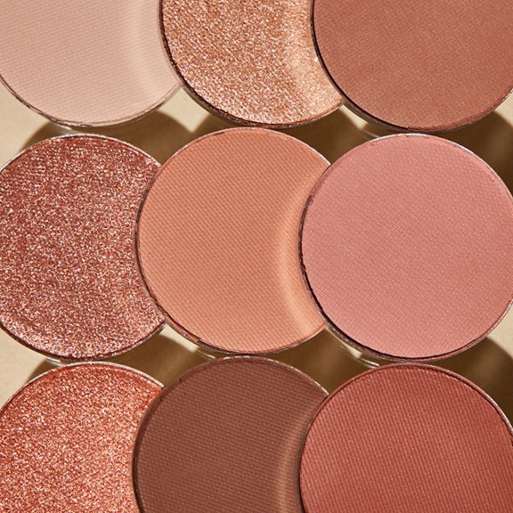 nabilla beauty Beige Nude 03 Palette fard à paupières 9 teintes