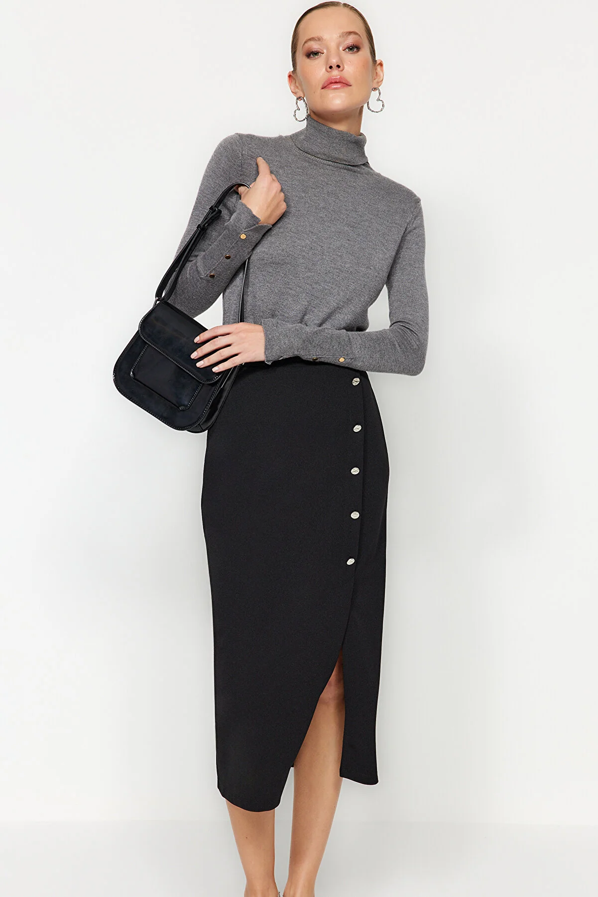 Trendyol Collection  Schwarzer, eleganter Crêpe-Midirock mit hoher Taille und Knopfleiste, Stretch-Strick TWOSS23ET00320