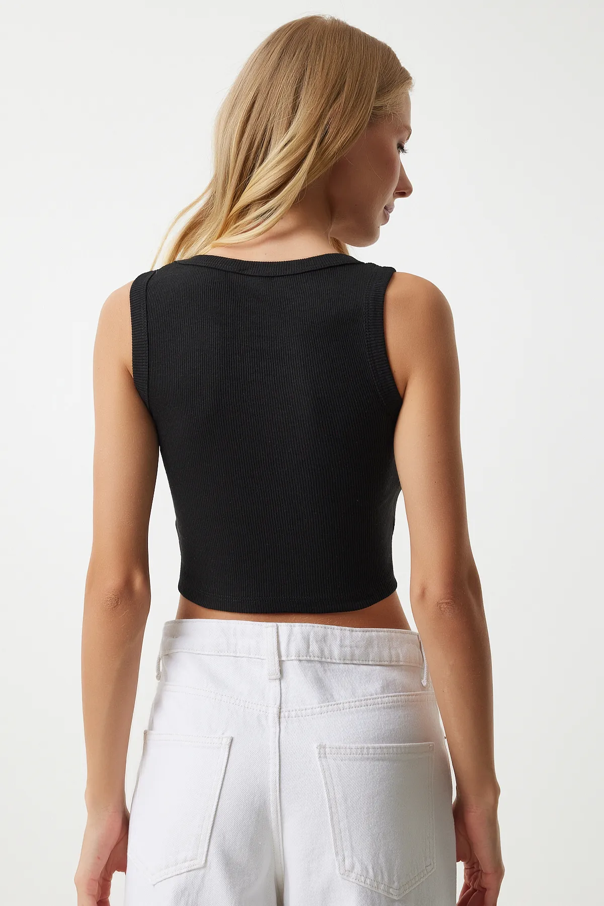 Happiness İstanbul  Schwarze Crop-Strickbluse mit Neckholder für Damen DZ00030