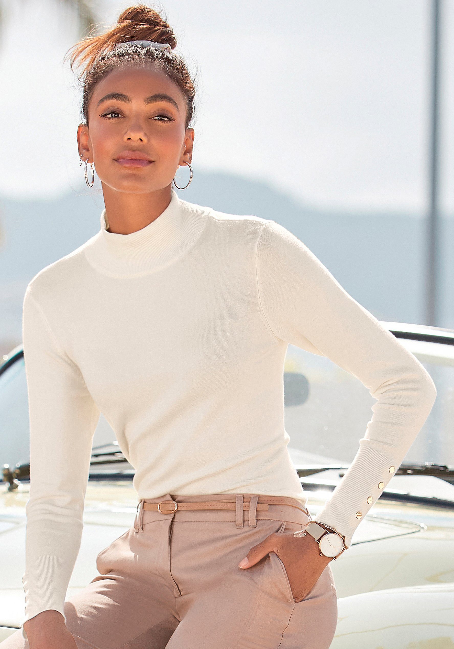 LASCANA Strickpullover mit Zierknöpfen am Ärmelabschluss
