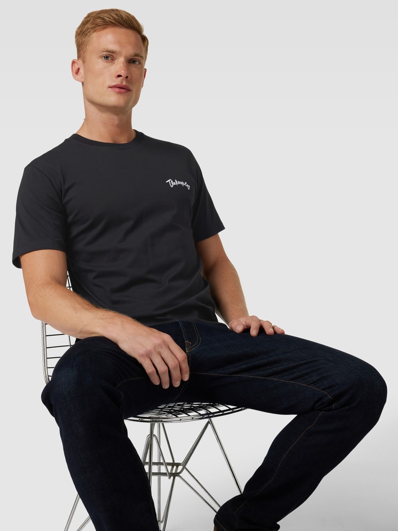 T-Shirt mit rückseitigem Motiv-Stitching in schwarz