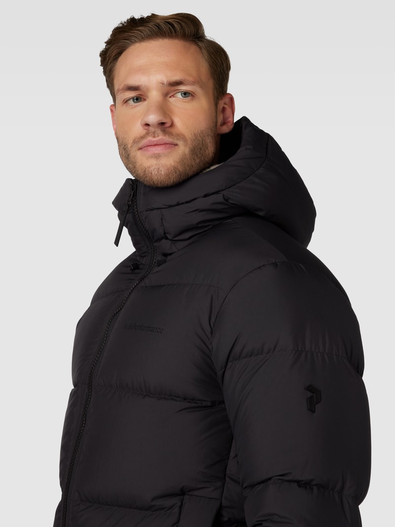 Daunenjacke mit Kapuze Modell 'Rivel' in schwarz