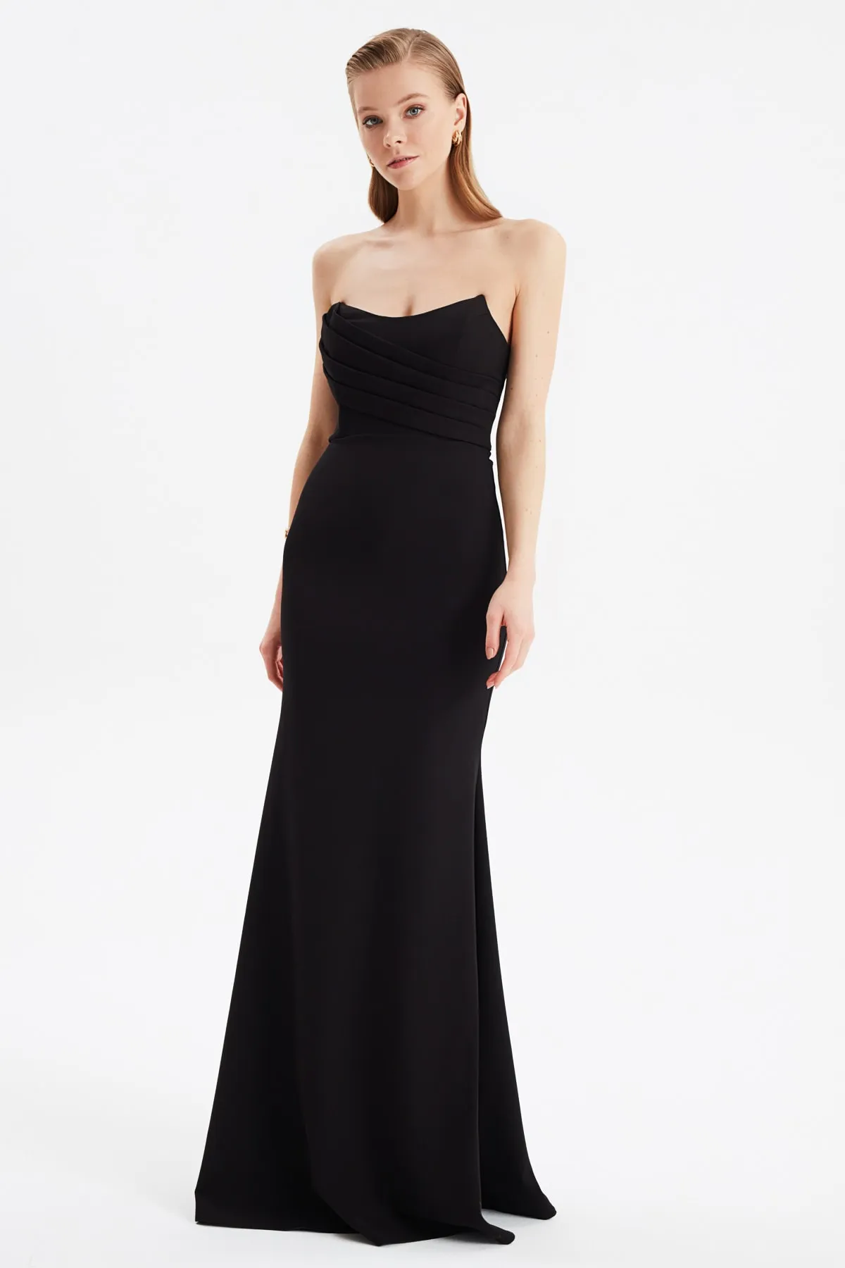 Trendyol Collection  Schwarzes langes Abendkleid mit Kragendetail TPRSS21AE0121