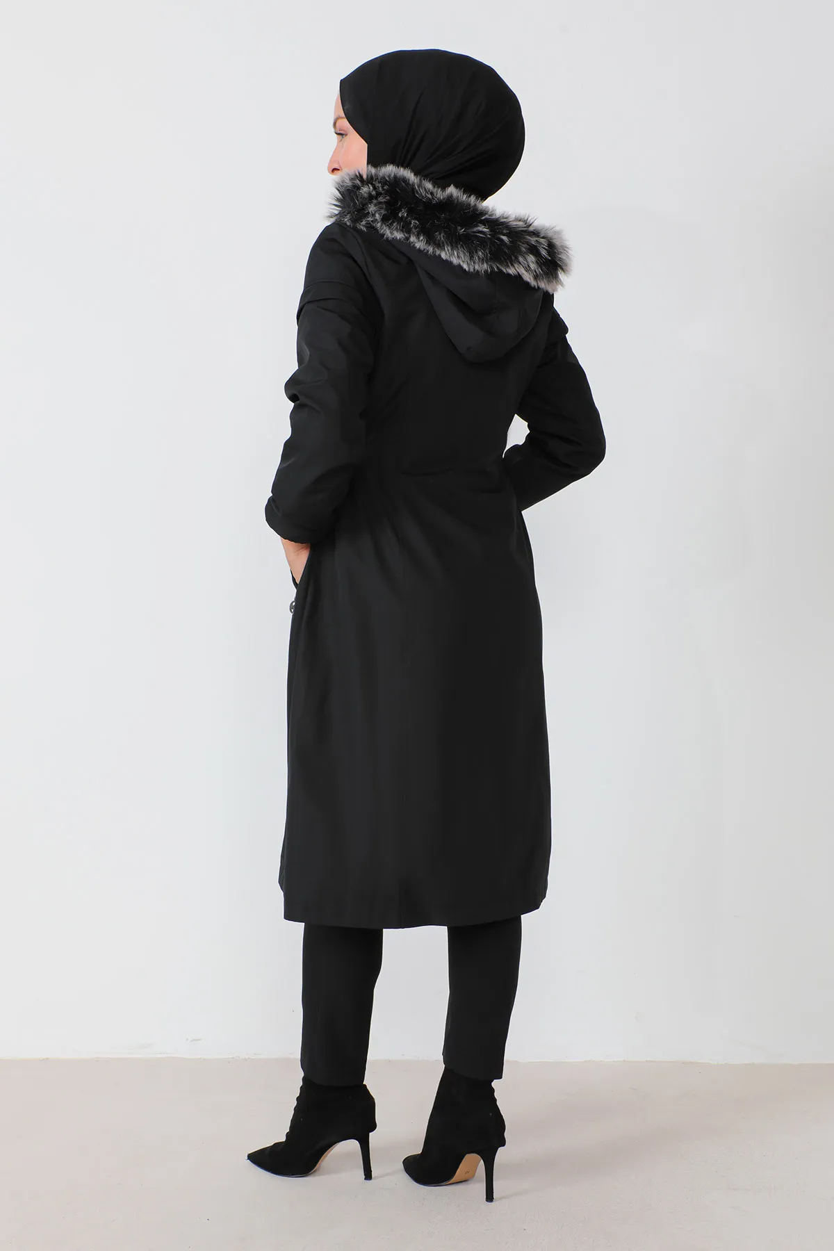 Tesettür Dünyası  Mantel mit elastischer Taille TSD230818 Schwarz