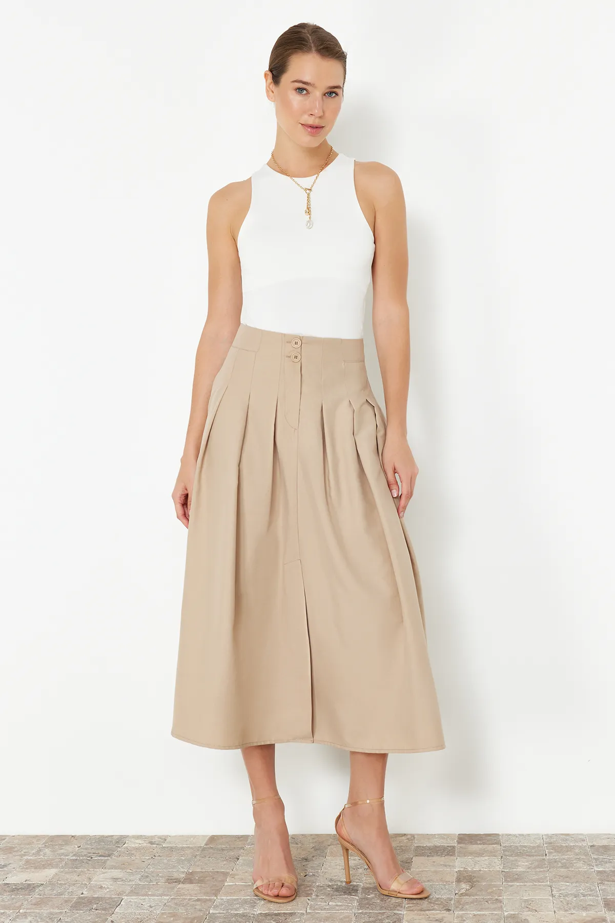 Trendyol Collection  Beiger Midirock - Faltendetail und geknöpfte Vorderseite, gewebt TWOSS24ET00169