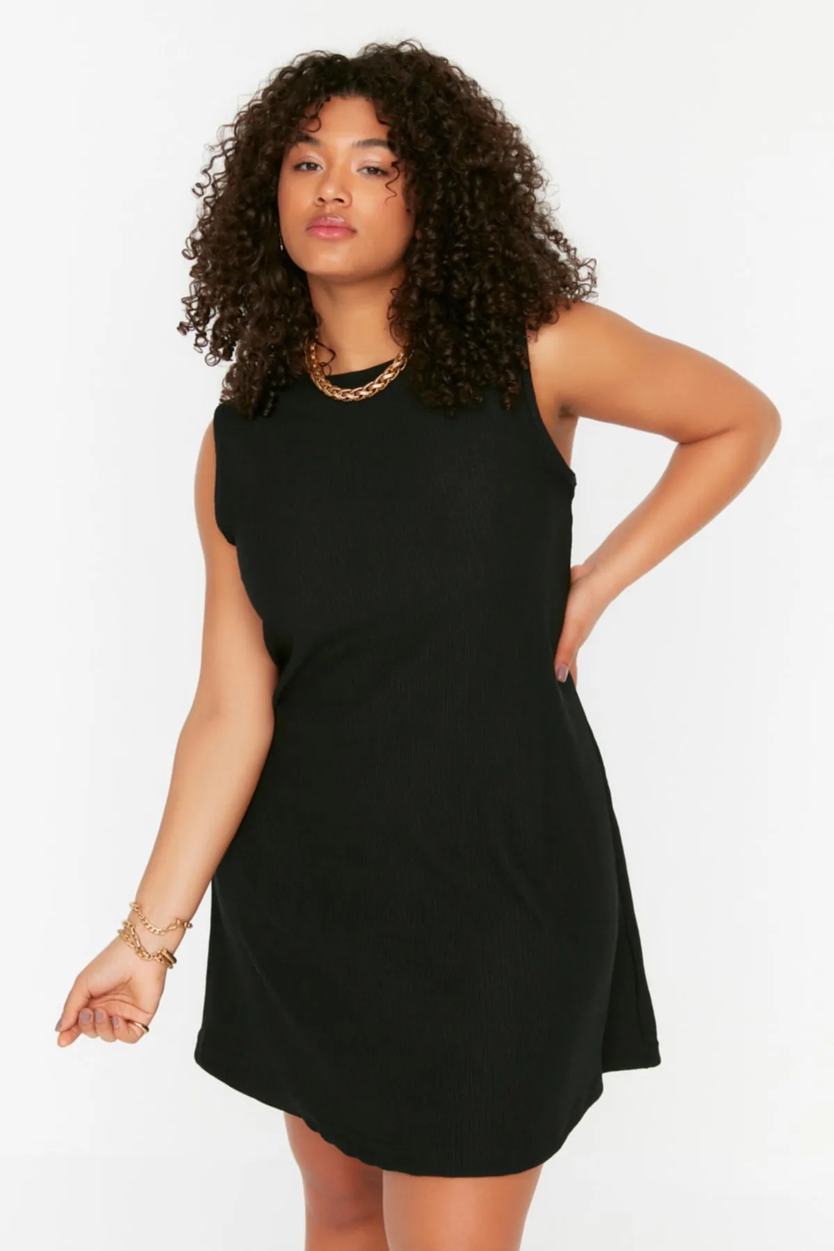 Trendyol Curve  Schwarzes A-Linien-Strickkleid TBBSS22EL2370