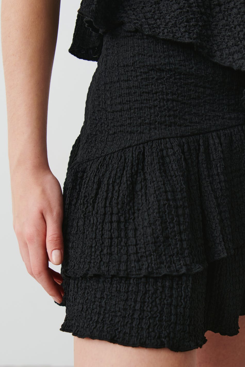 Structured mini skirt