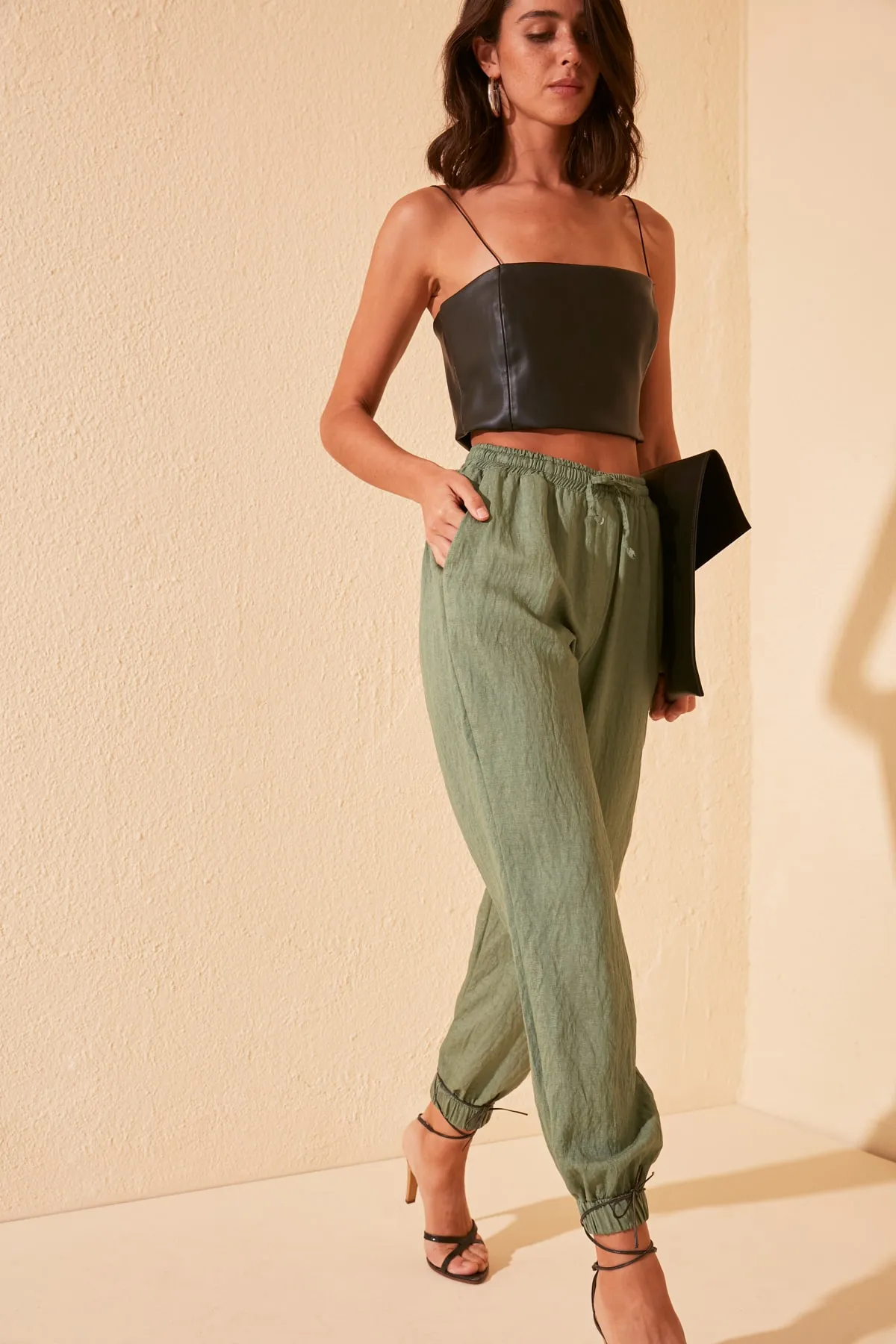 Trendyol Collection  Grüne Jogger-Webhose TWOSS20PL0129