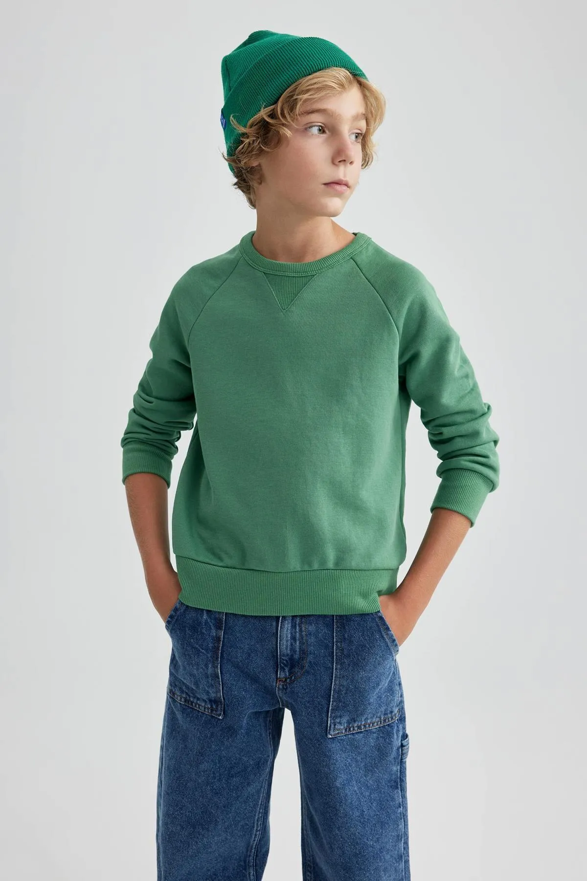 DeFacto  Dickes Sweatshirt mit normaler Passform und Rundhalsausschnitt für Jungen