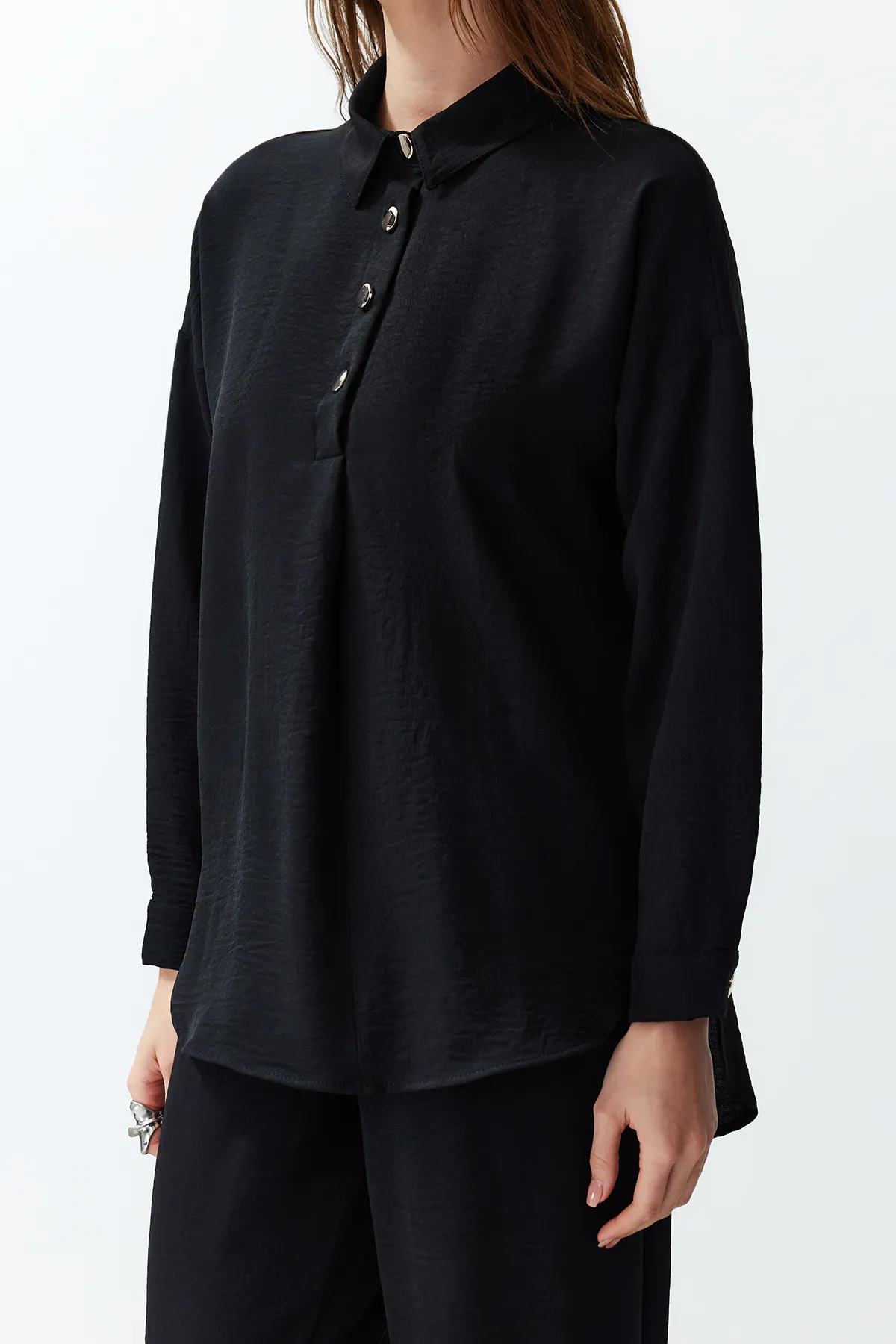 Trendyol Collection  Schwarzes, geknöpftes Oberteil-Unterteil aus Webstoff TWOSS24AU00108