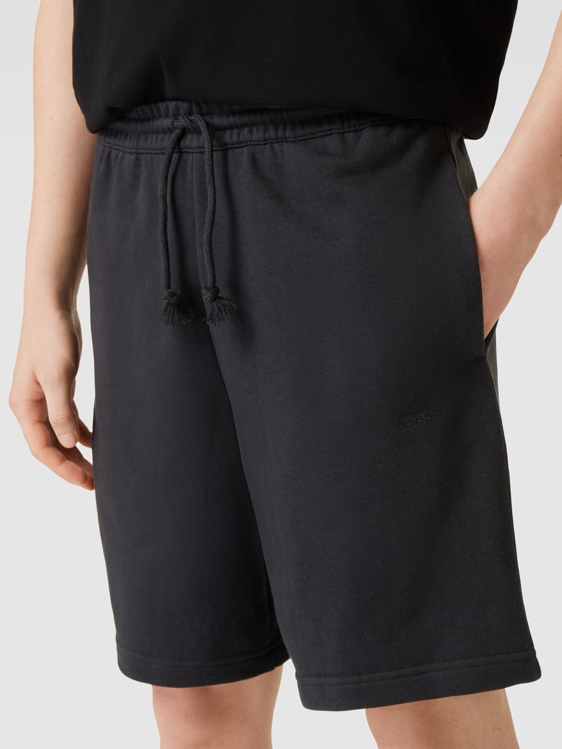 Sweatshorts mit Label-Stitching in schwarz