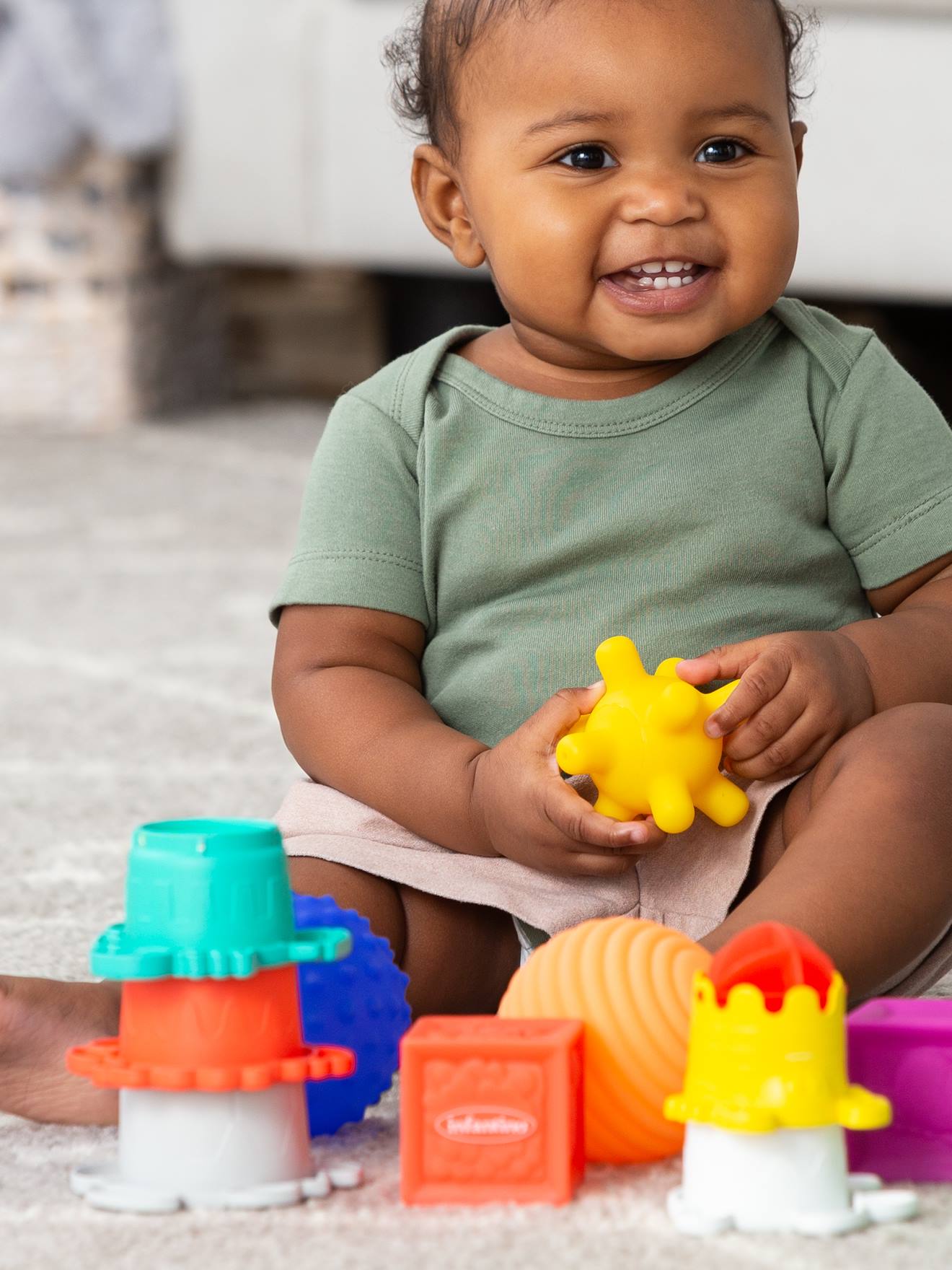 Coffret balles, cubes et gobelets Infantino multicolore