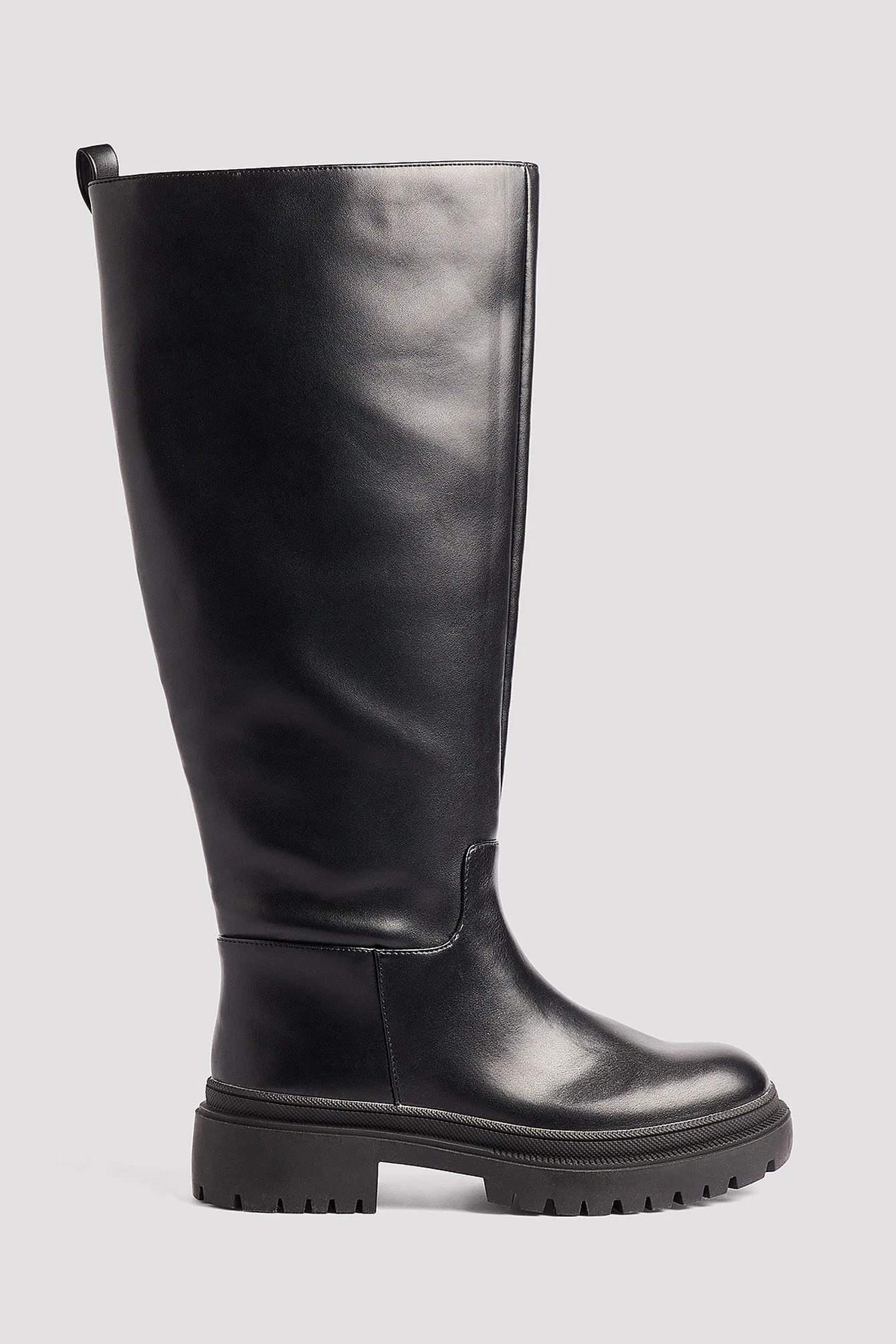 Schaft-Stiefel mit Profil-Sohle