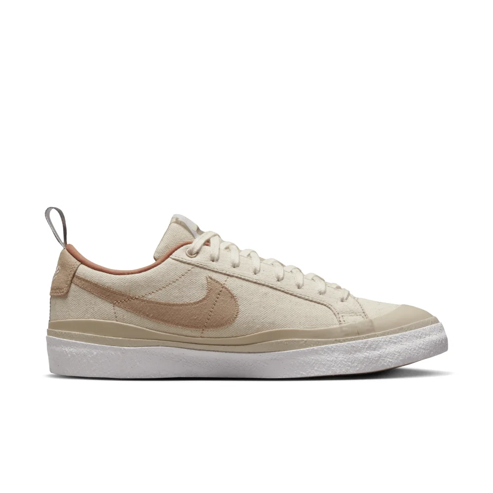 Nike SB Blazer Low x Doyenne DZ3406-100 / braun