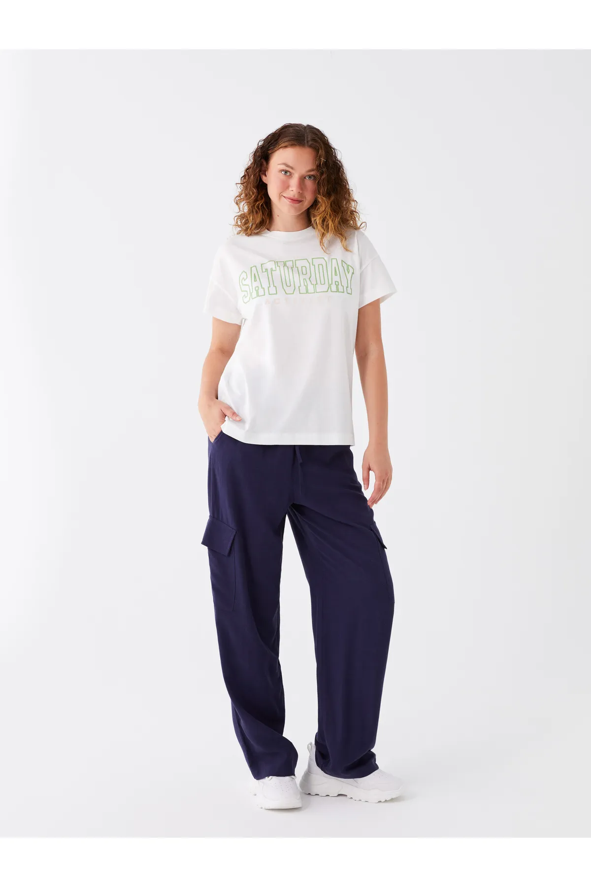 LC Waikiki  Bedruckte, kurzärmlige Oversize-Damentunika mit Rundhalsausschnitt
