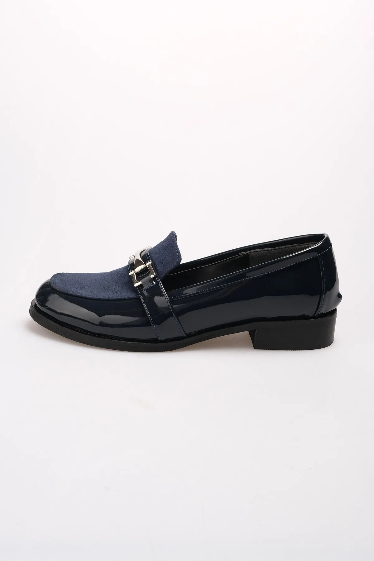 Mio Gusto  Marineblaue, flache Oxford-Schuhe aus Lackleder und Wildleder für Damen
