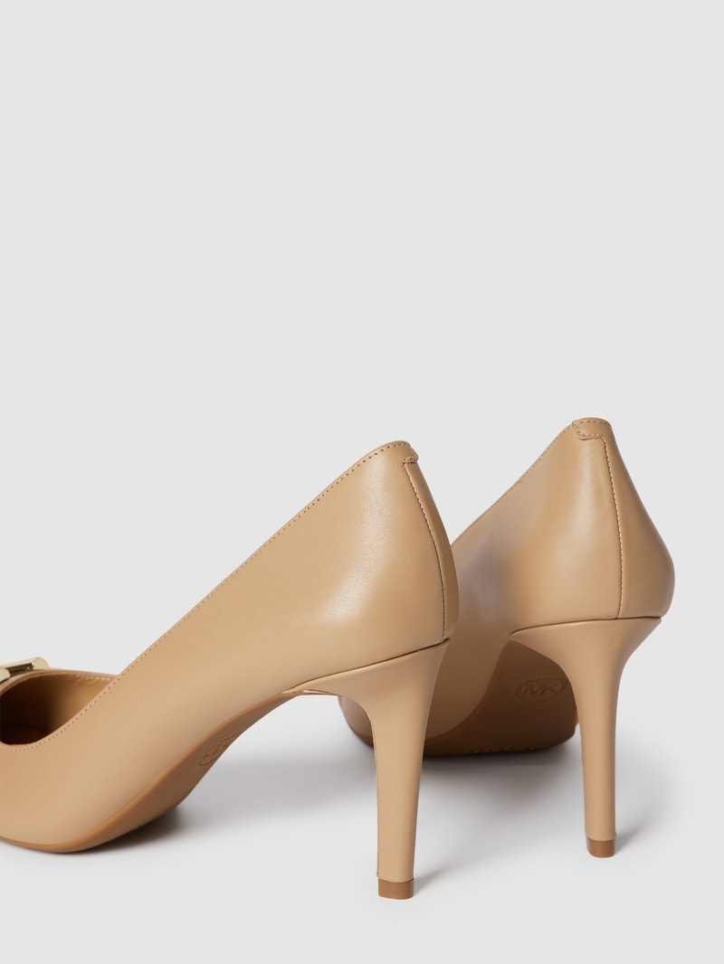 Pumps mit Label-Detail in metallic Modell 'IZZY FLEX PUMP' in camel