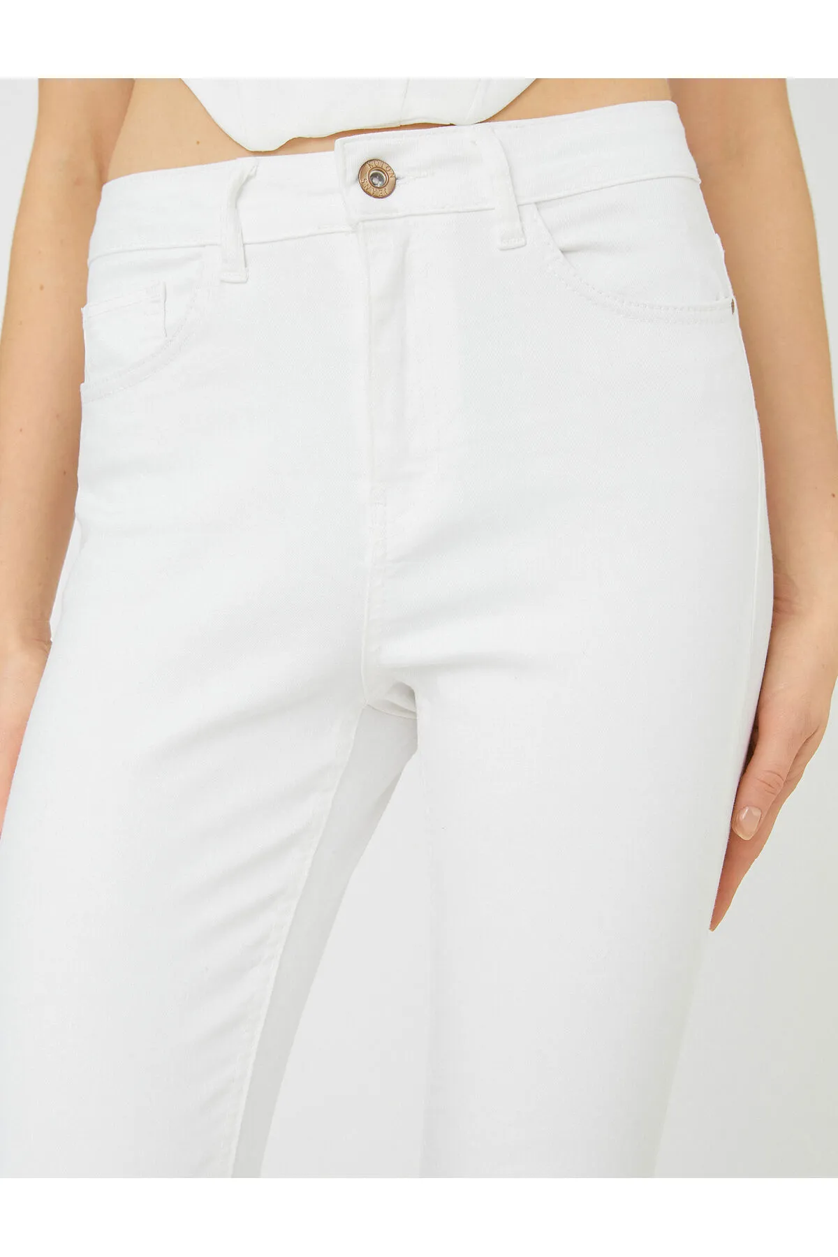 Koton  Röhrenjeans mit schmaler Passform und hoher Taille – Carmen Jean