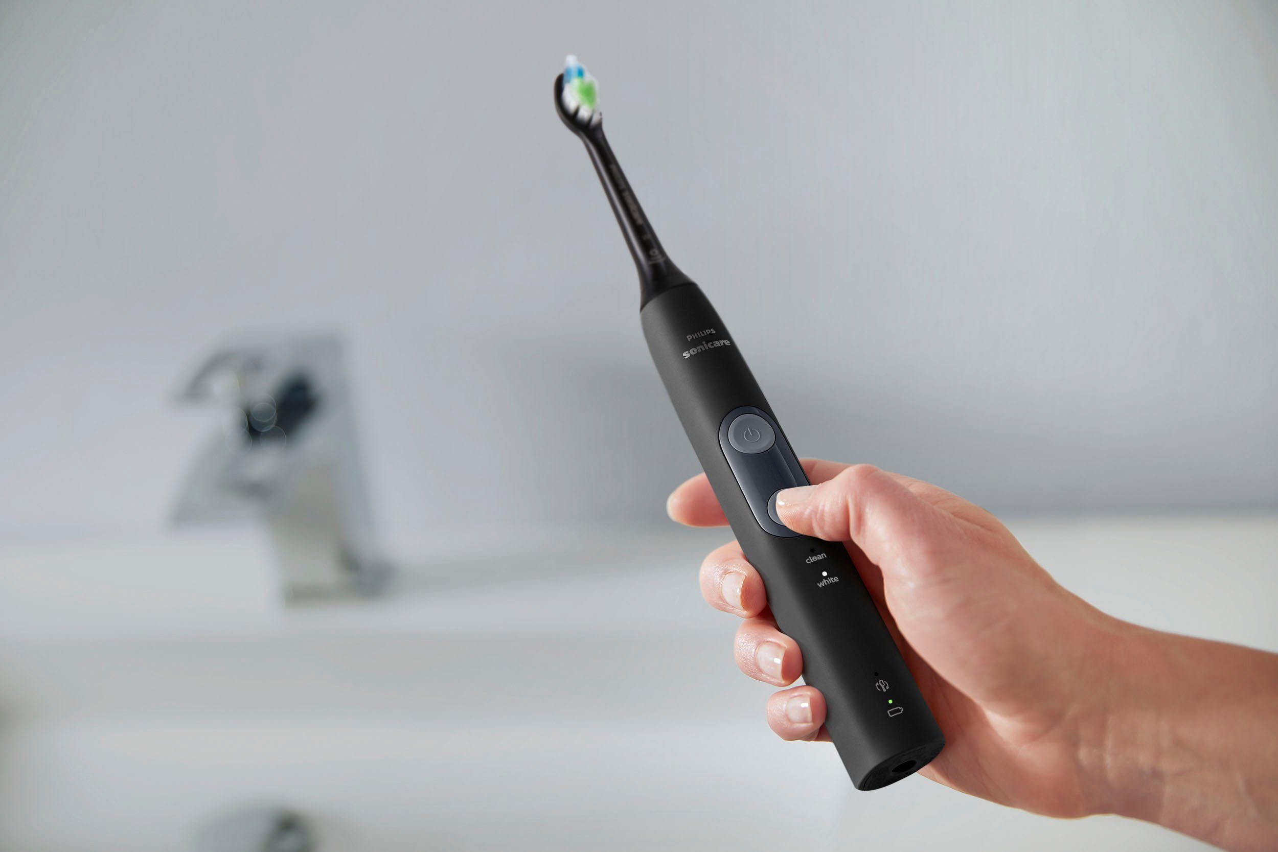 Philips Sonicare Elektrische Zahnbürste ProtectiveClean 4500 HX6830/44, Aufsteckbürsten: 1 St., mit Schalltechnologie und 2 Putzprogrammen, inkl. Ladegerät