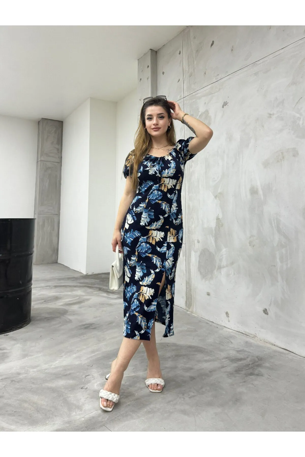 BİKELİFE  Damen Sommerkleid mit Blattmuster, Wassermelonenärmeln und Schlitzdetails