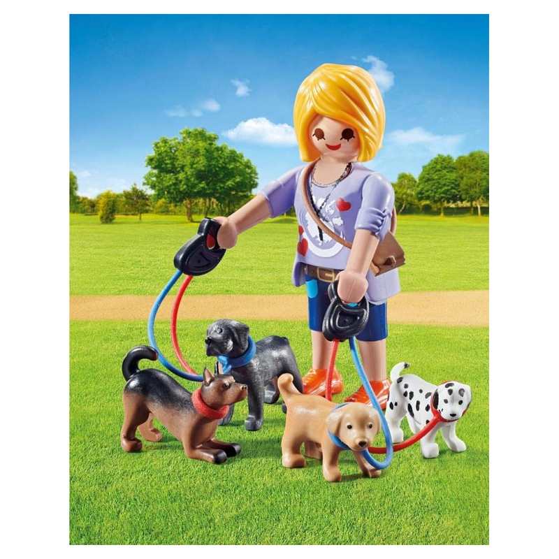 70883 Educatrice de chiens