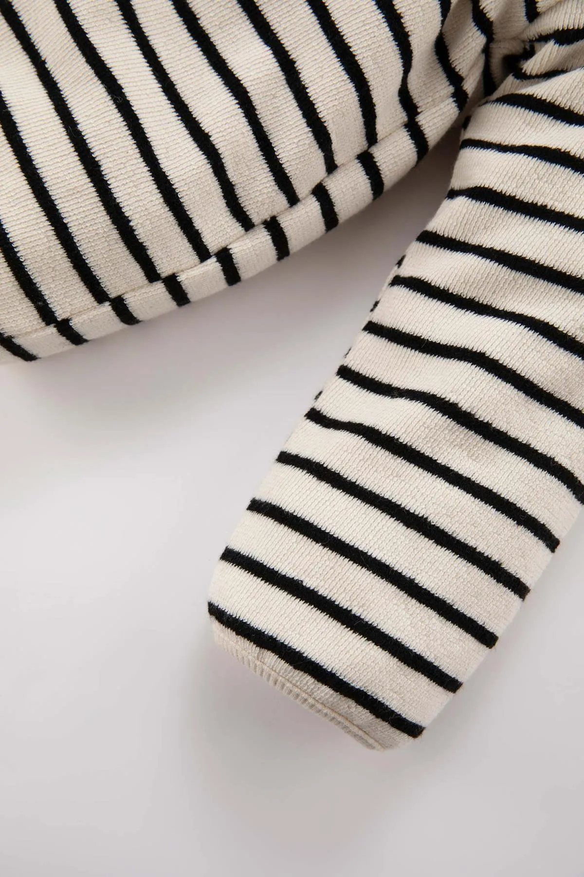 DeFacto  Gestreiftes Sweatshirt mit normaler Passform und Babykragen für Babys und Mädchen