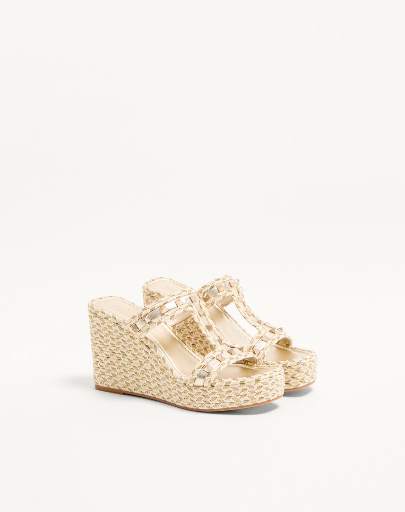 Sandália plataforma Rockstud em couro napa laminado de 90 mm