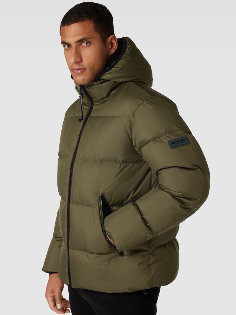 Daunenjacke in Stepp-Optik mit Label-Detail in olivgrün