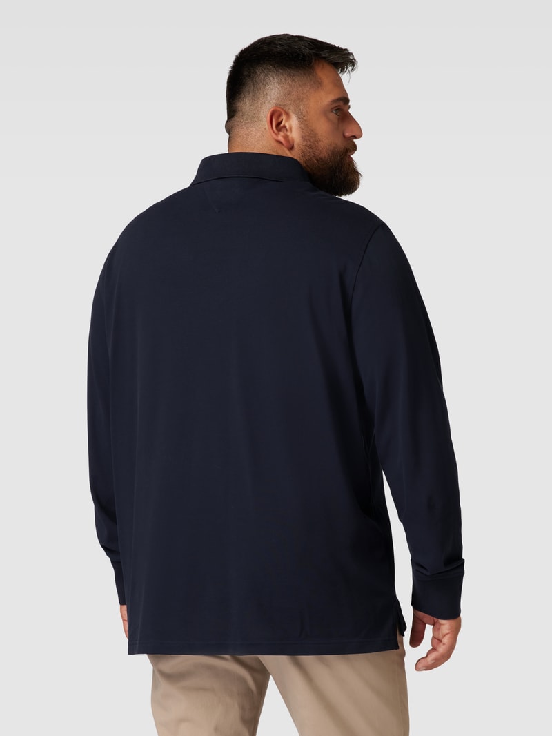 PLUS SIZE Poloshirt mit Logo-Stitching Modell '1985' in marineblau