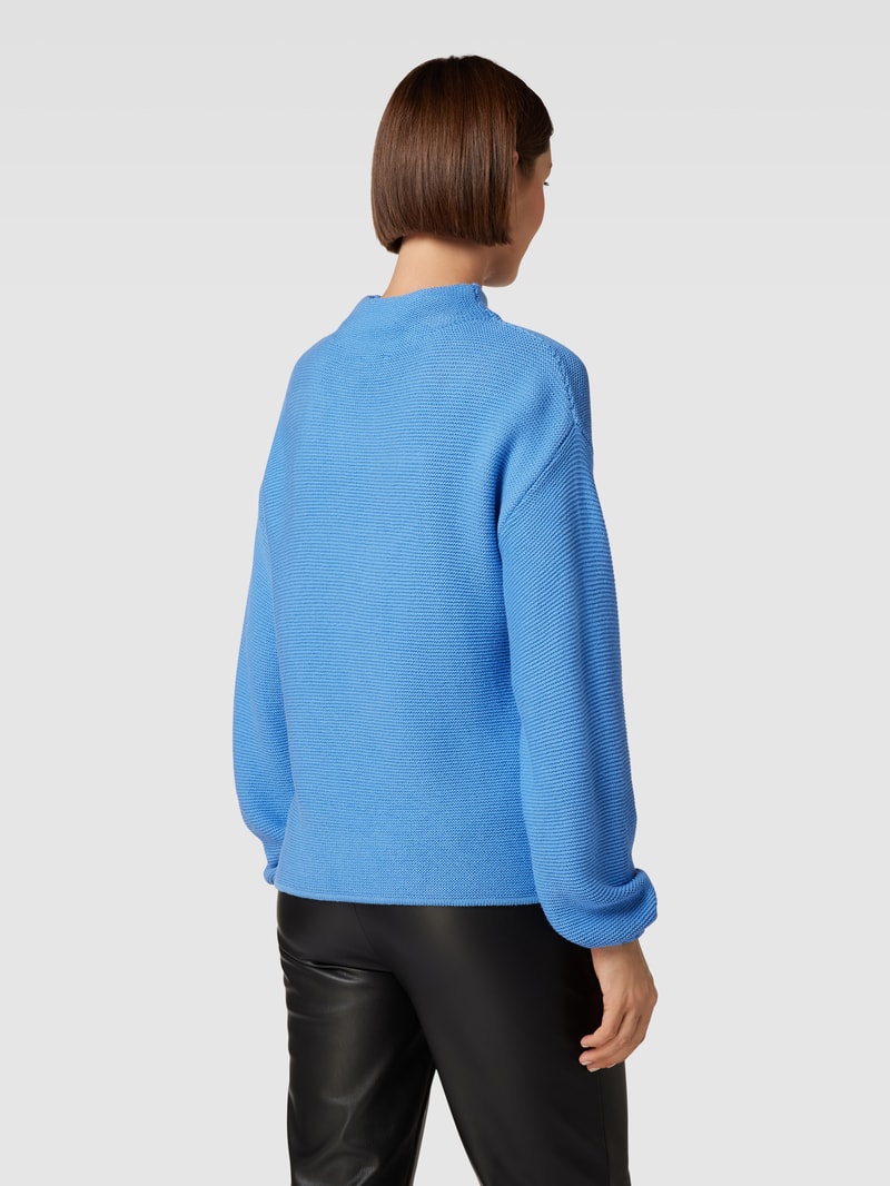 Strickpullover mit Rollkragen in hellblau