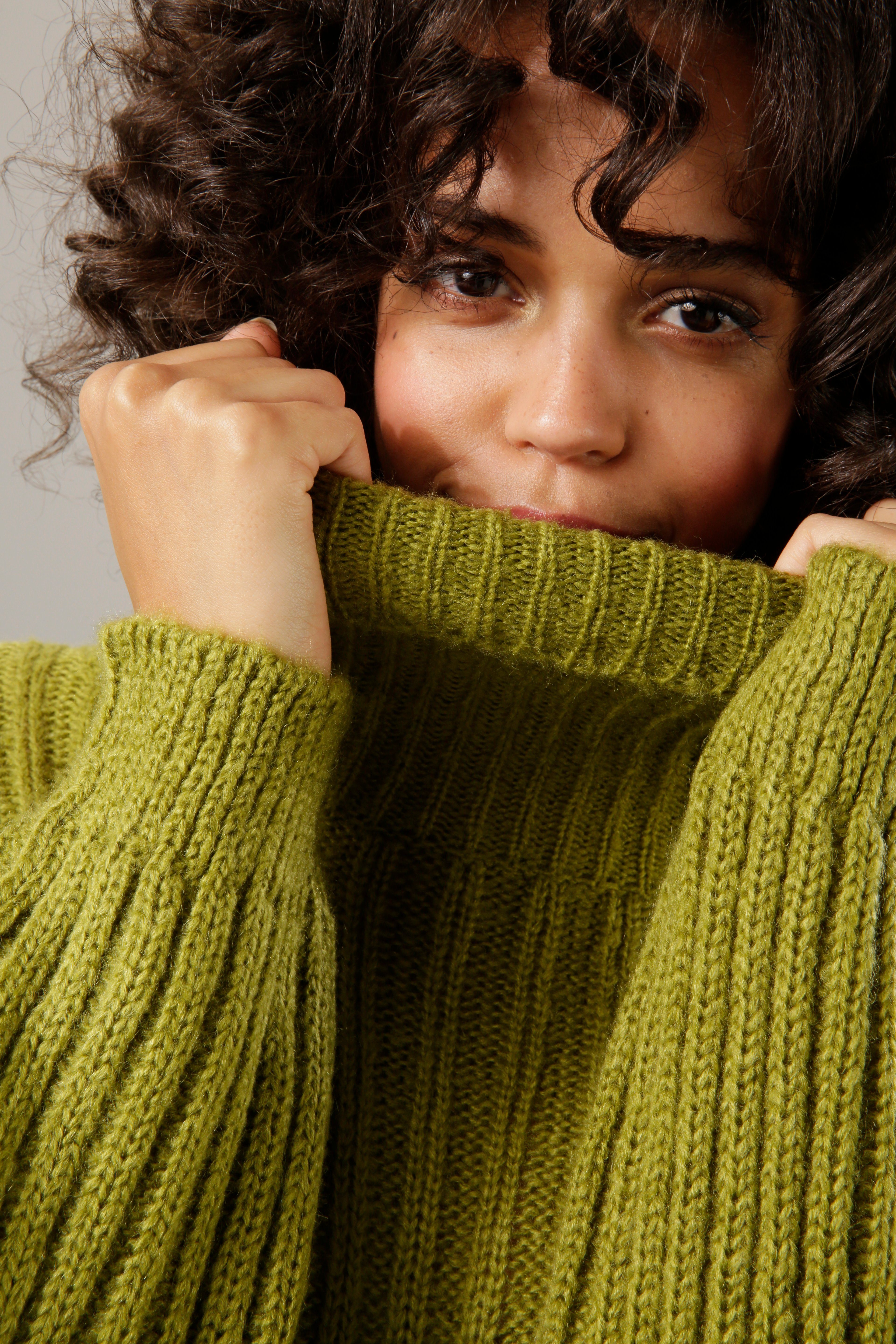 Aniston CASUAL Strickpullover mit dekorativem Rollkragen
