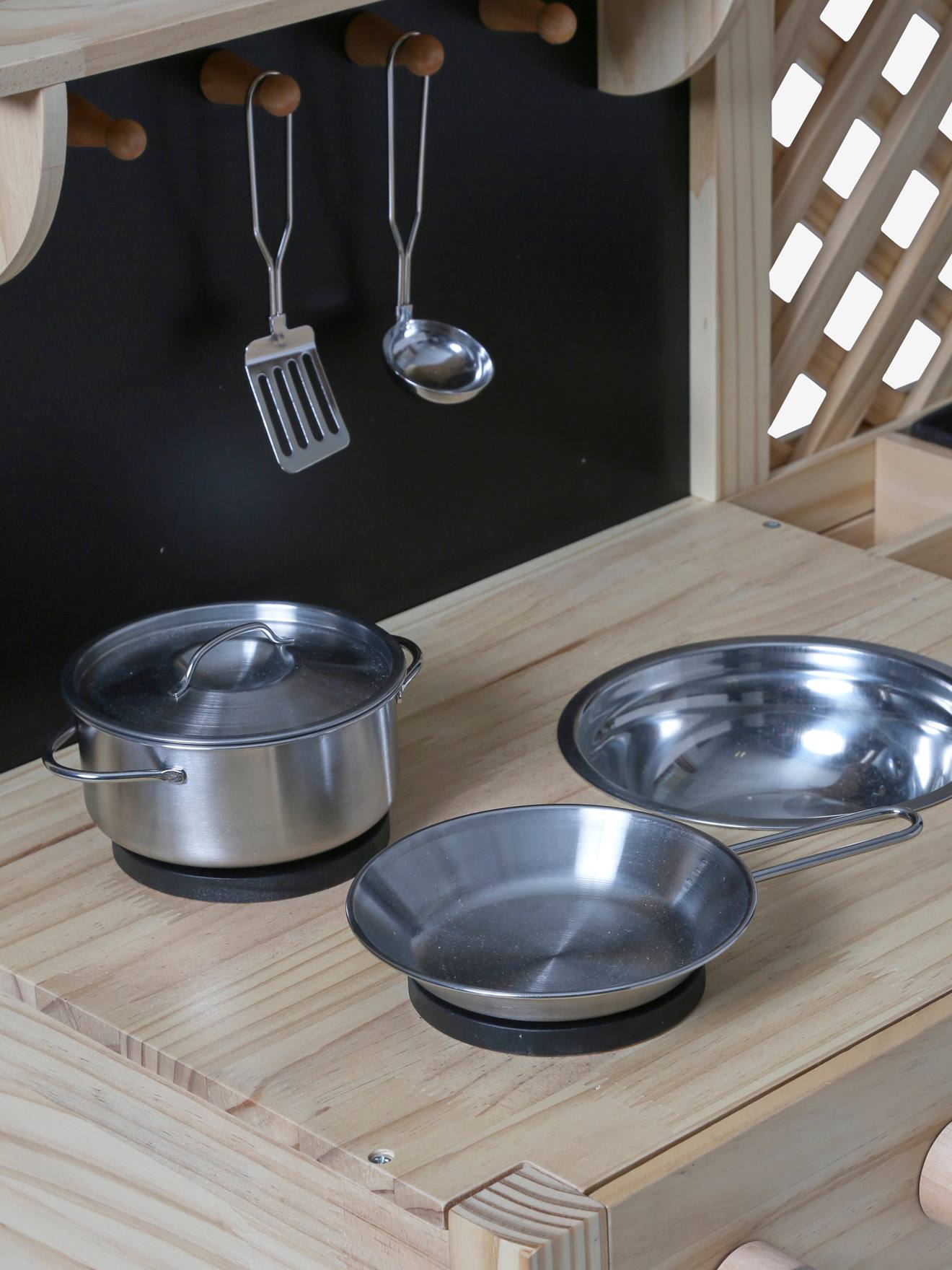 Cuisine d'été en bois FSC® bois et noir