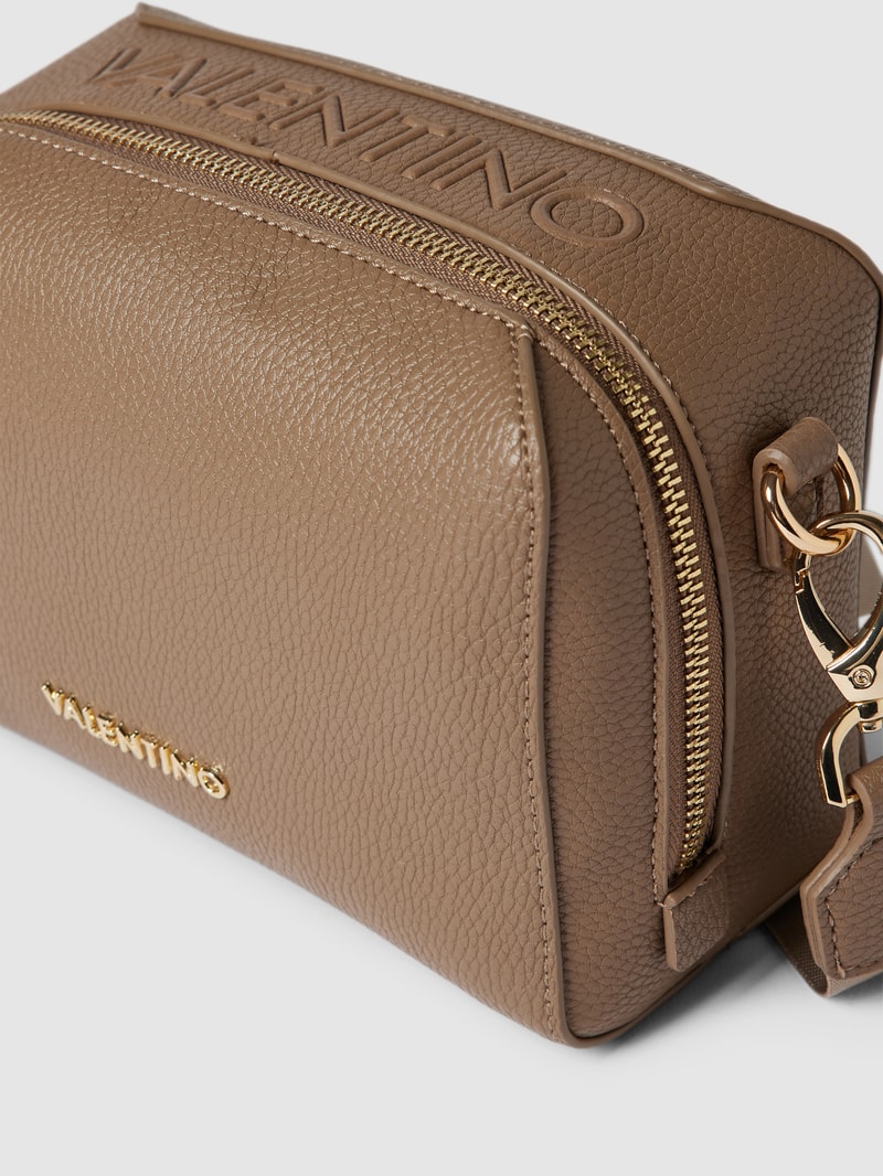 Clutch mit Strukturmuster Modell 'PATTIE' in taupe