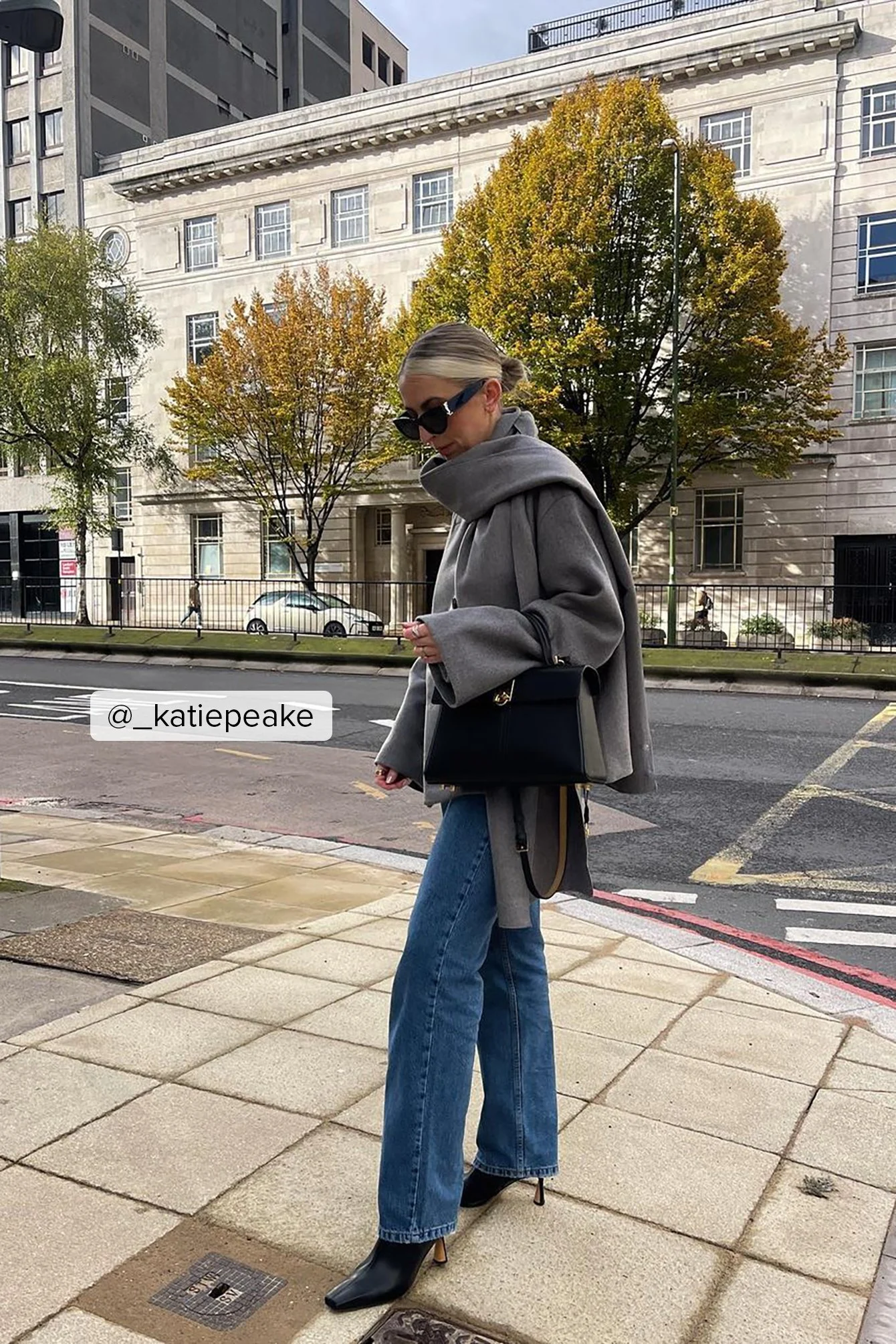 Gerade geschnittene Jeans mit hoher Taille