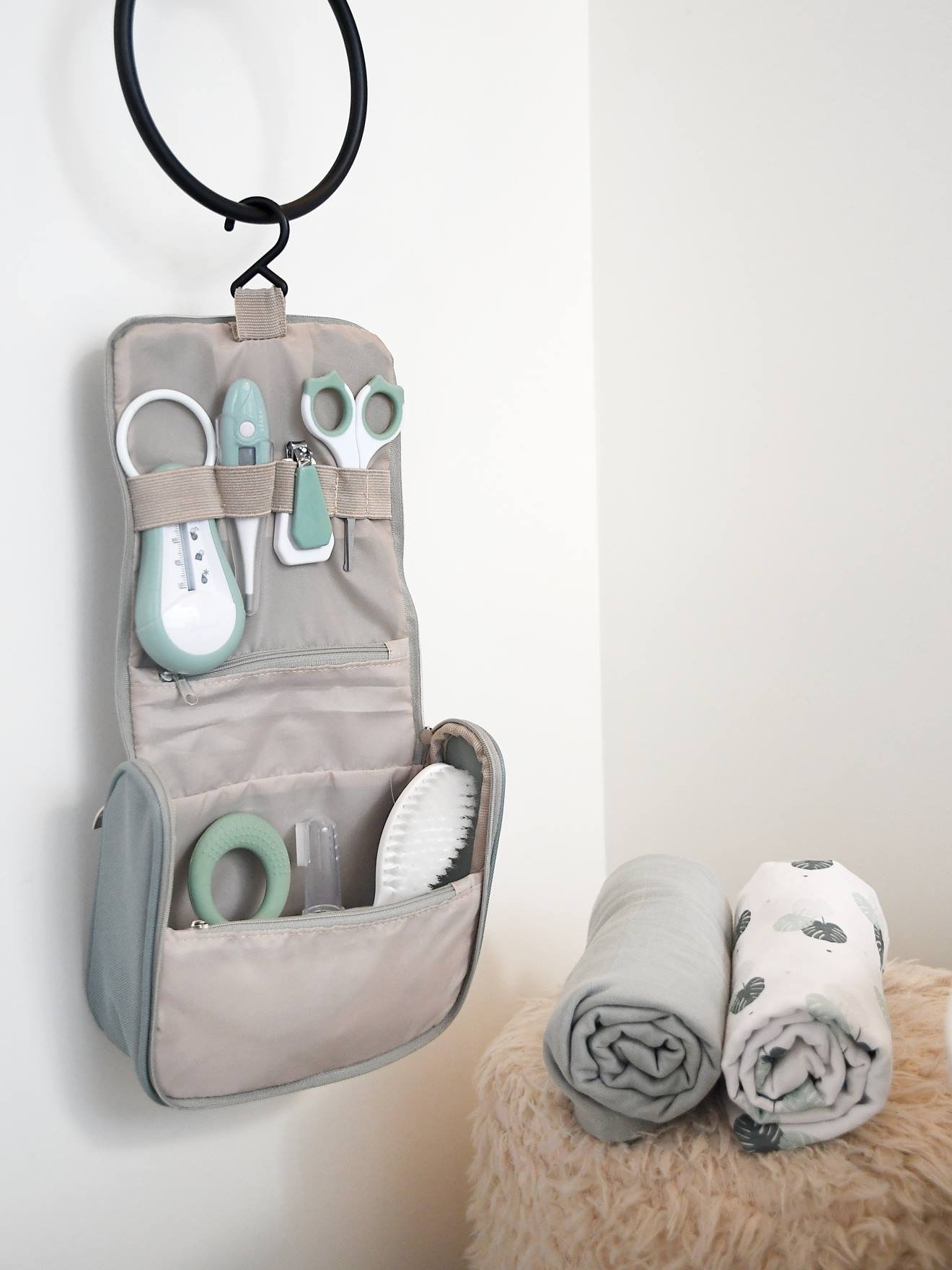 Trousse de toilette nomade 9 accessoires BEABA green blue