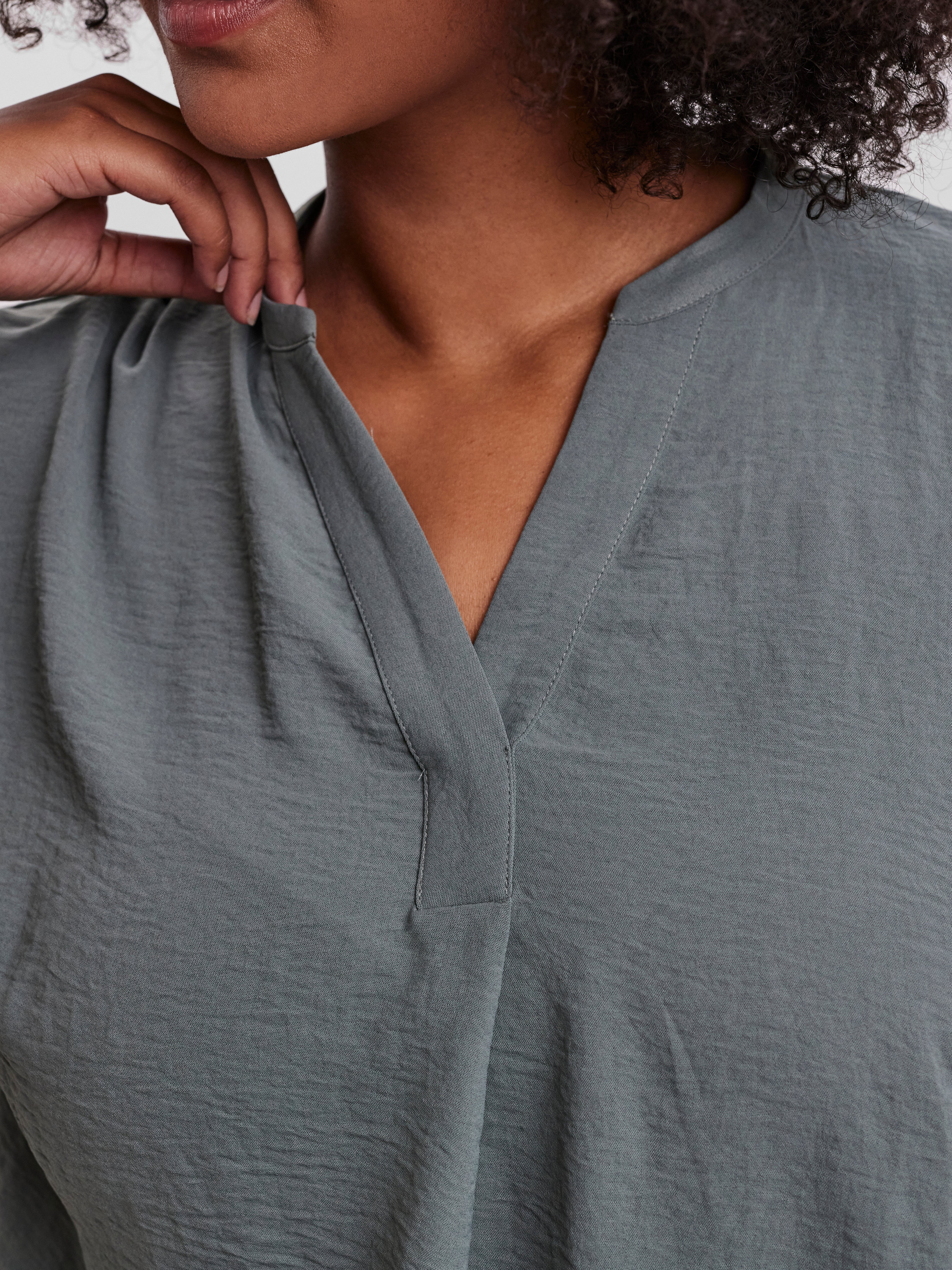 VMCELVA Top