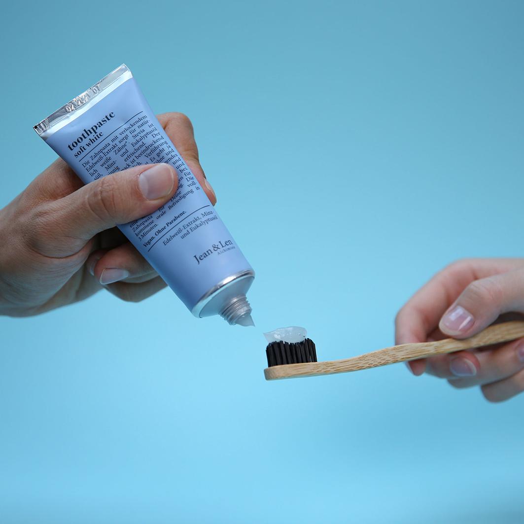 Toothpaste soft white