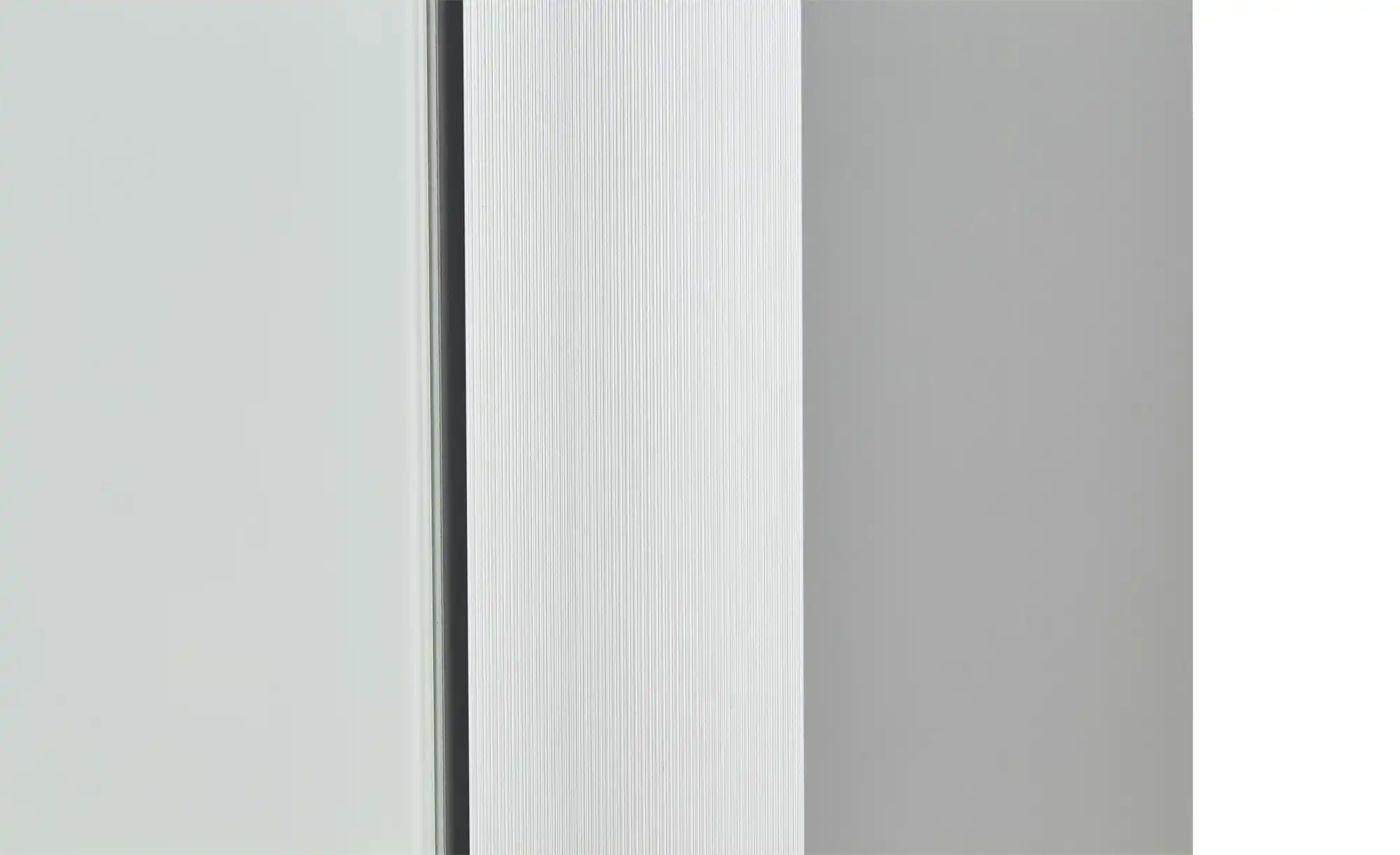 Garderobenschrank