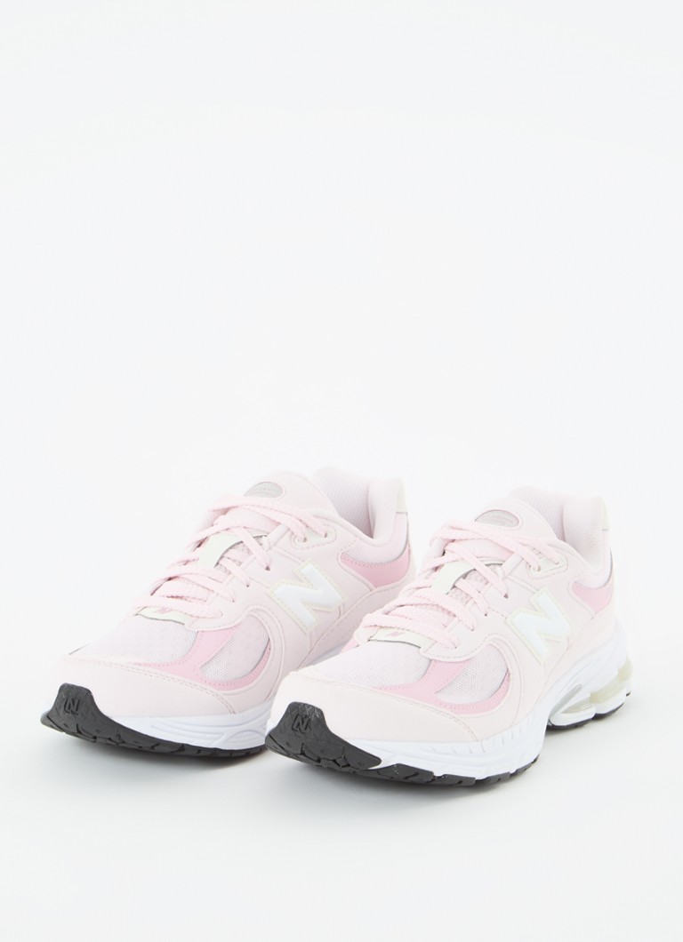 Teniși New Balance 2002R cu detalii din plasă