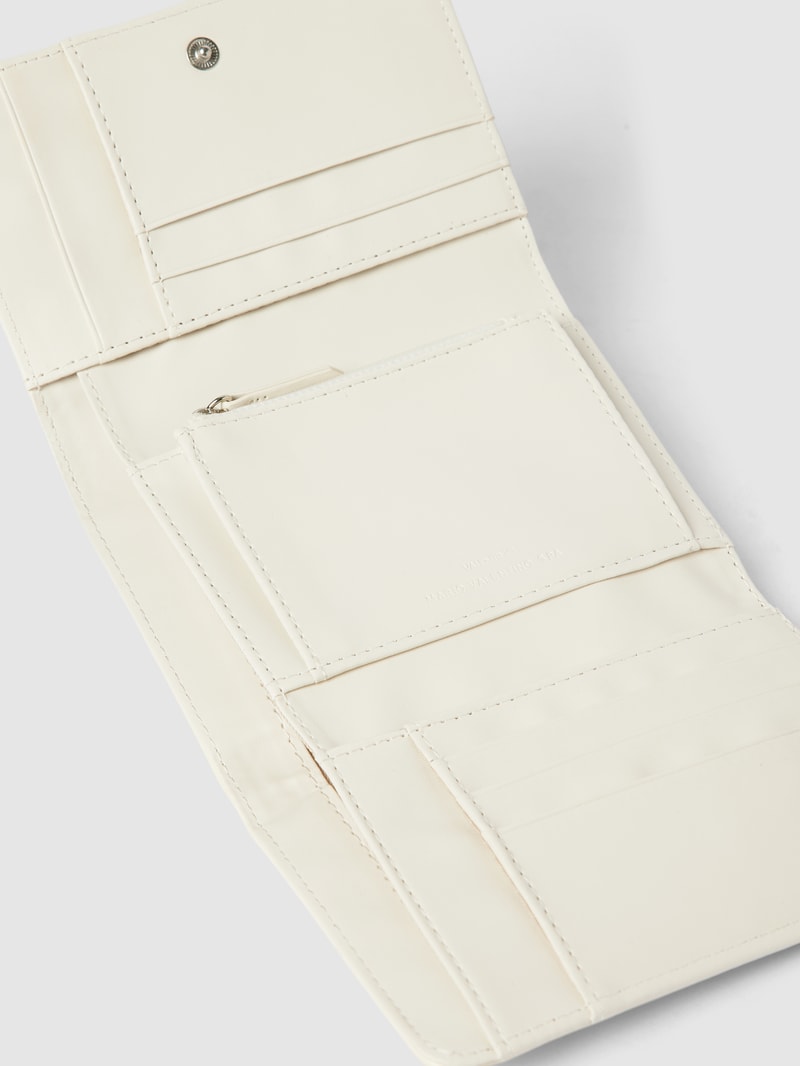 Portemonnaie mit Label-Detail Modell 'HOLIDAY' in ecru