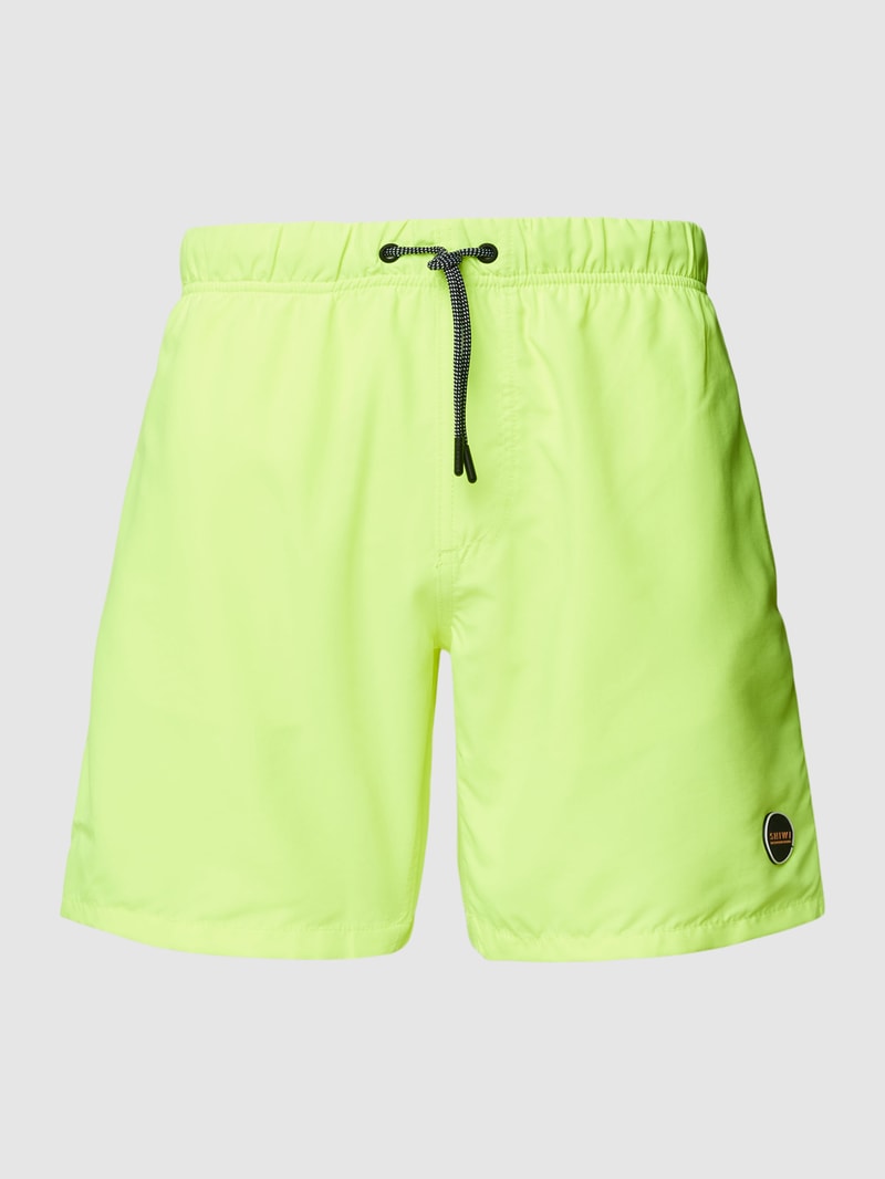 Badehose mit Label-Patch in neon gelb