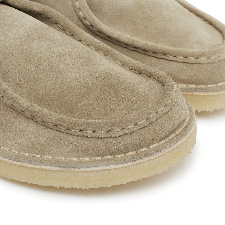 Clarks Desert Nomad Mule pale grey suede