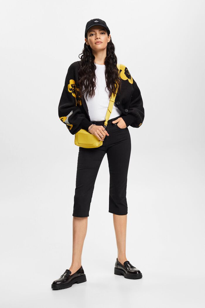 Capri-Jeans mit mittelhohem Bund