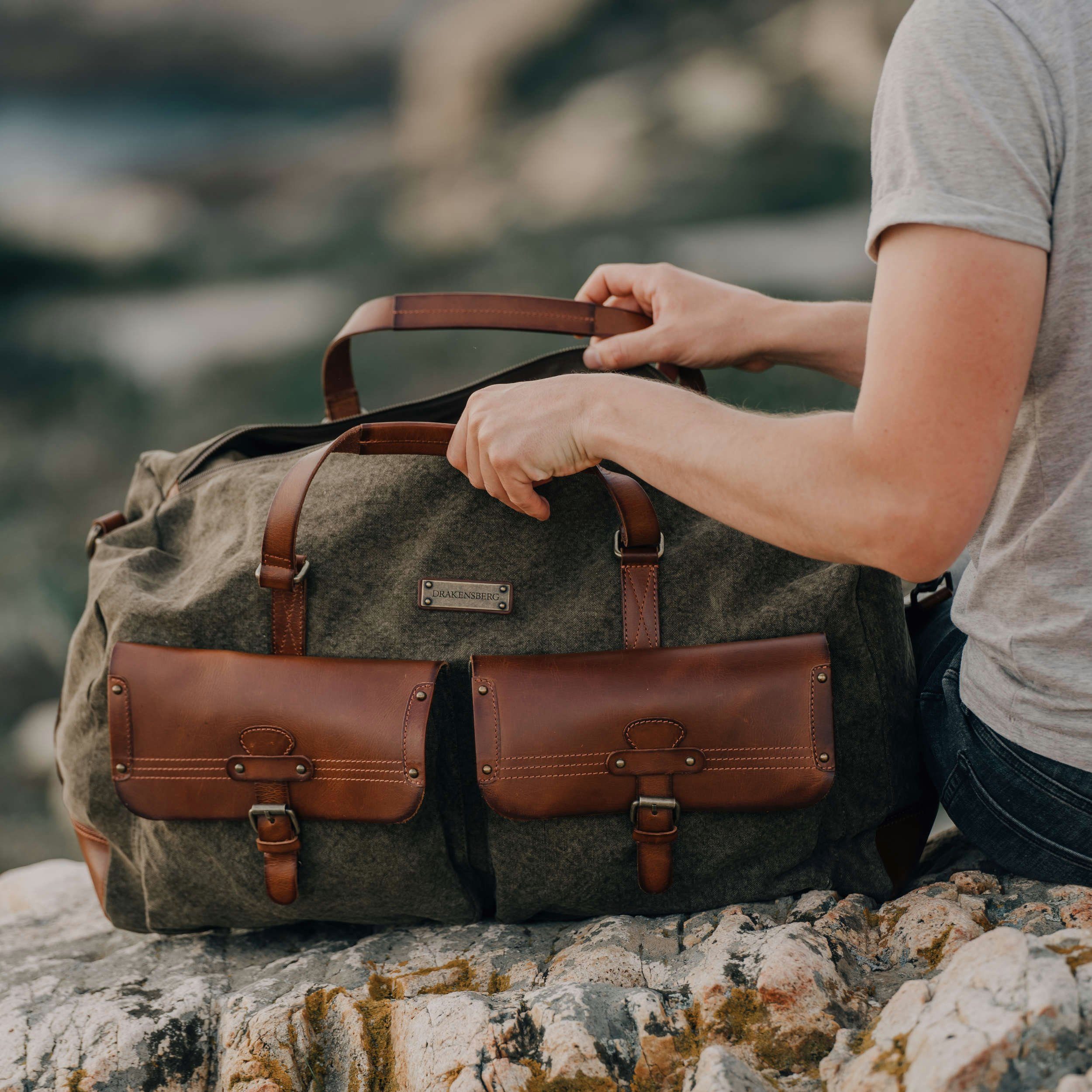 DRAKENSBERG Reisetasche Weekender Steve Oliv-Grün, groß, für Damen und Herren im Abenteuer-Look, Canvas und Büffelleder