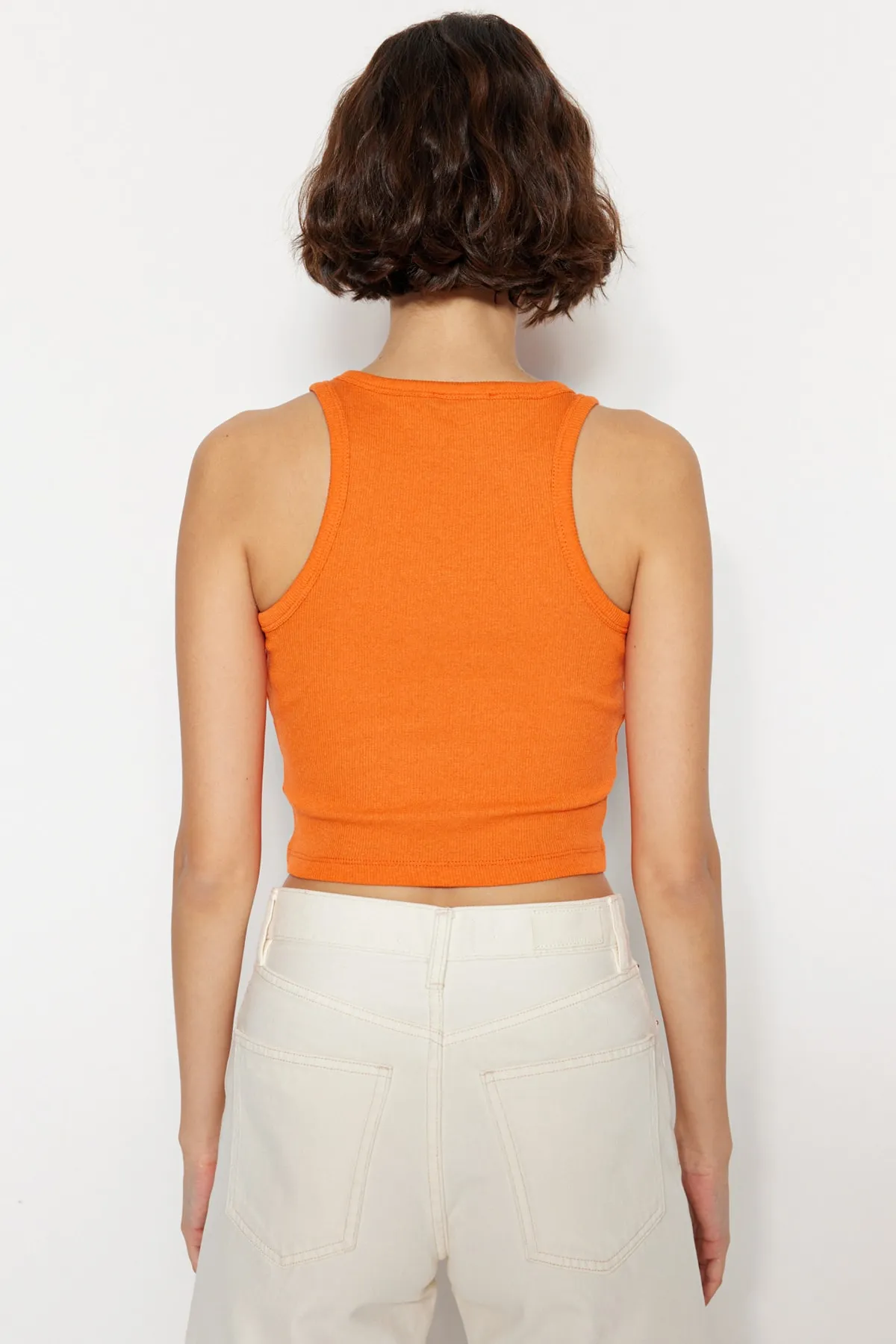 Trendyol Collection  Braun-orangefarbenes 2er-Pack tailliertes/tailliertes Crop-Tanktop aus Cord-Stretch-Strick TWOSS21AL0058