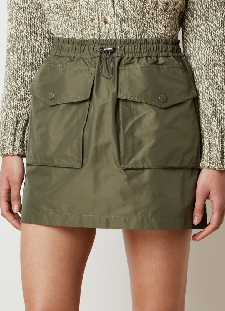 Minigonna in taffetà Moncler con elastico in vita e tasche con patta