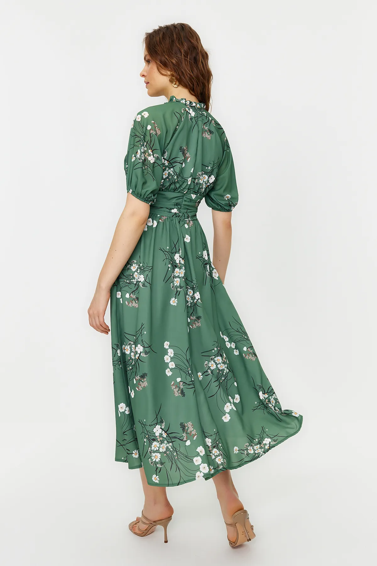 Trendyol Modest  Grünes langes Blumenkleid mit Ballonärmeln TCTSS24EB00008