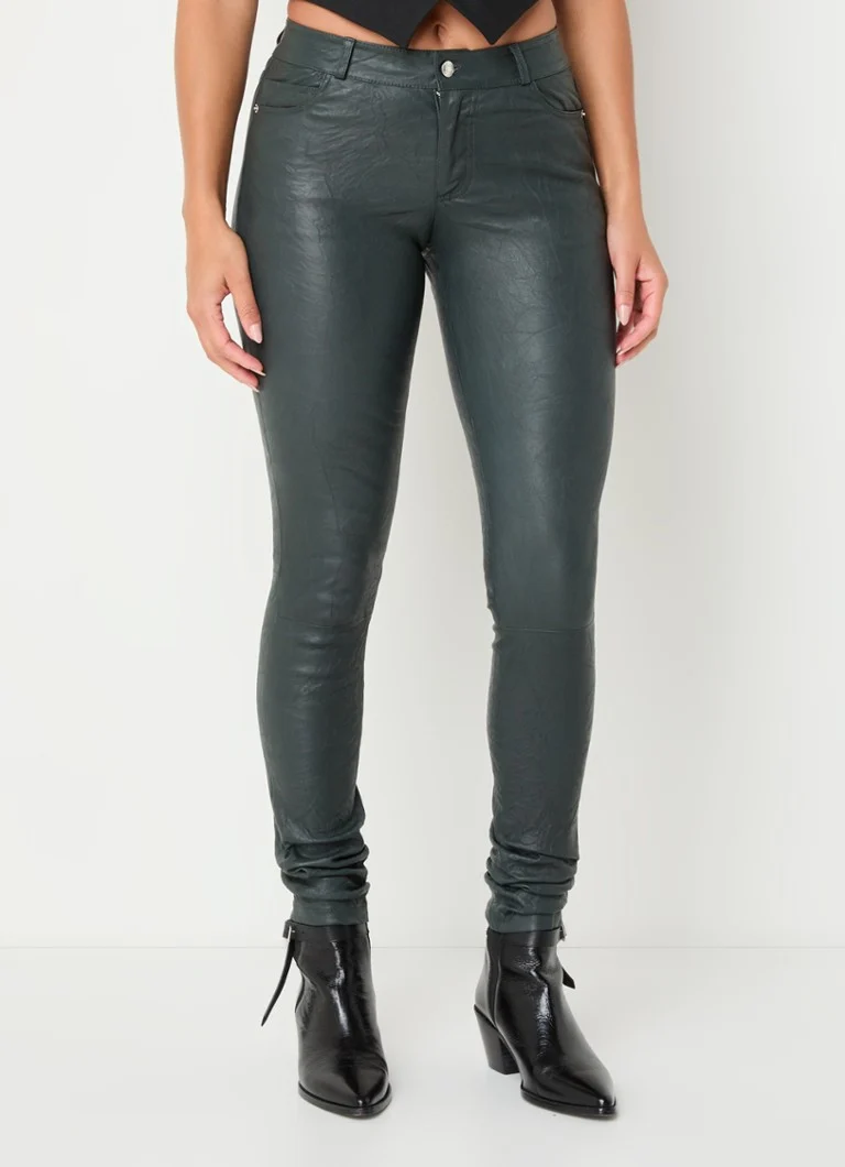 Pantaloni din piele de miel Phlame de la Zadig&Voltaire, talie medie, croială mulată.